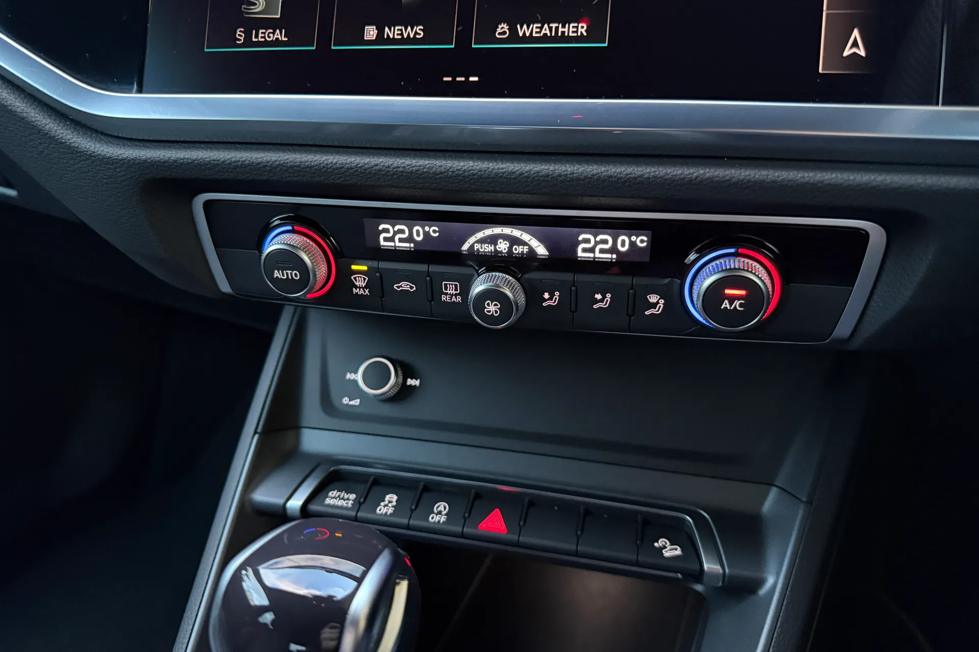 Audi Q3 thumbnail image number 15