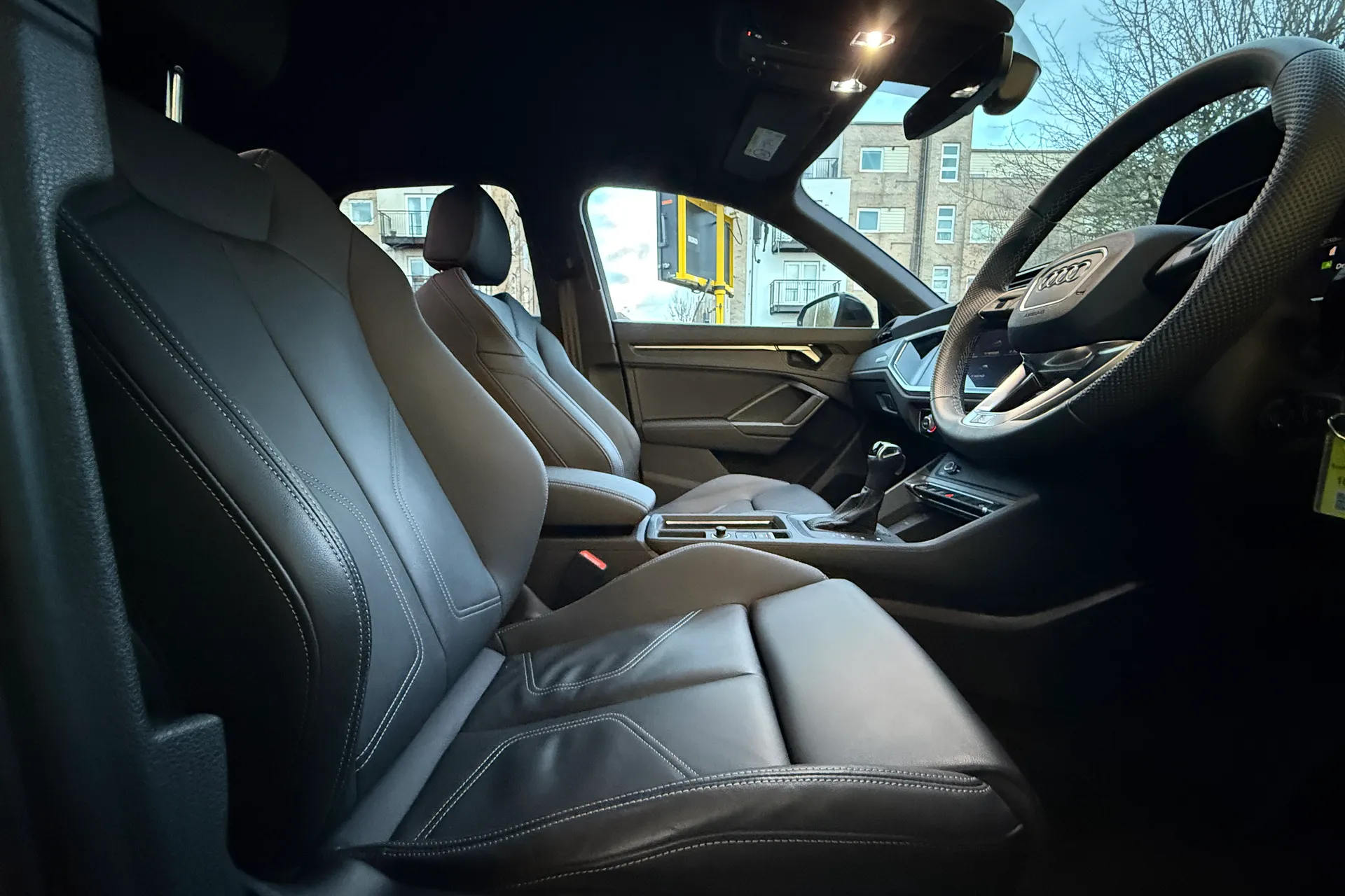 Audi Q3 thumbnail image number 6