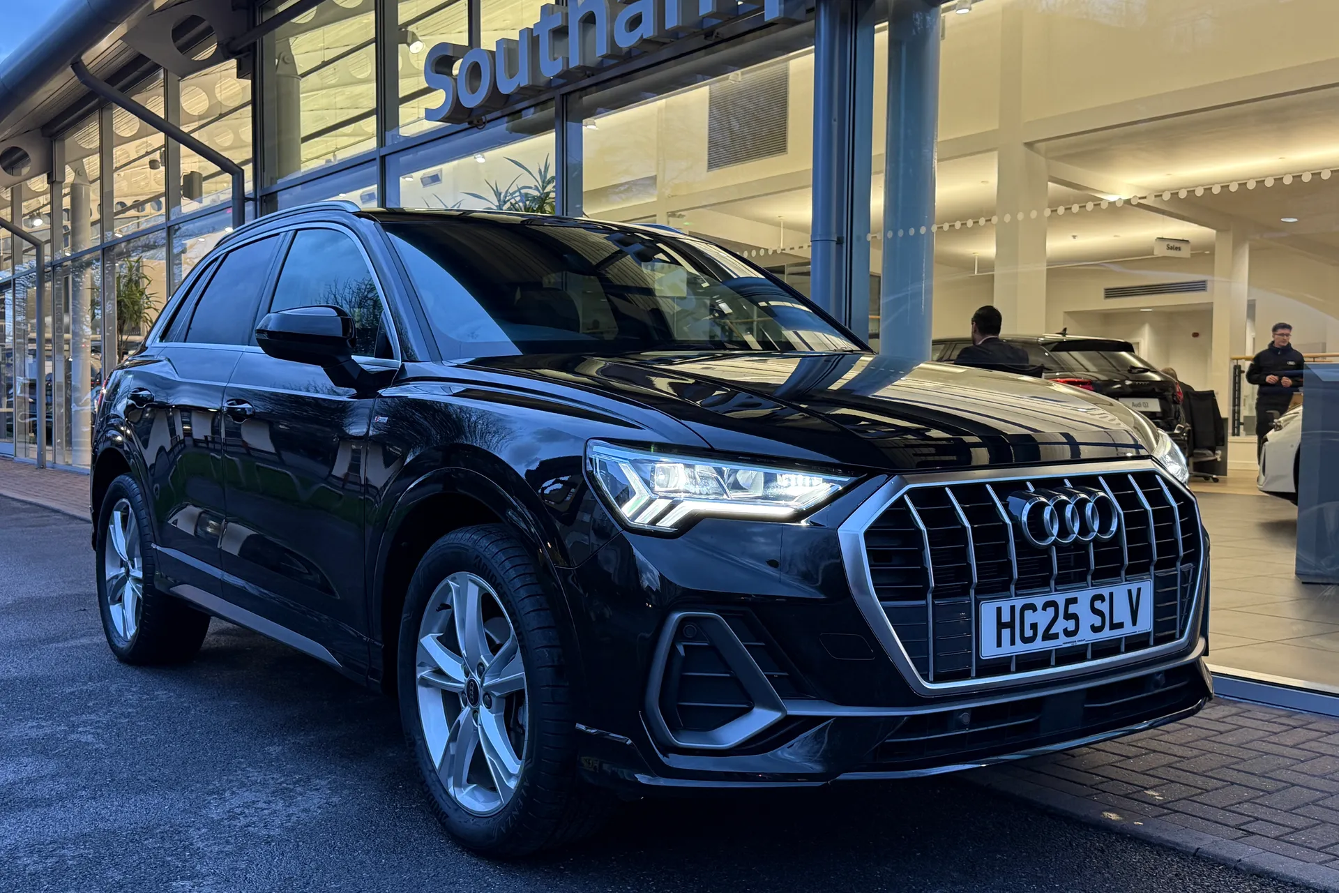 Audi Q3 thumbnail image number 63