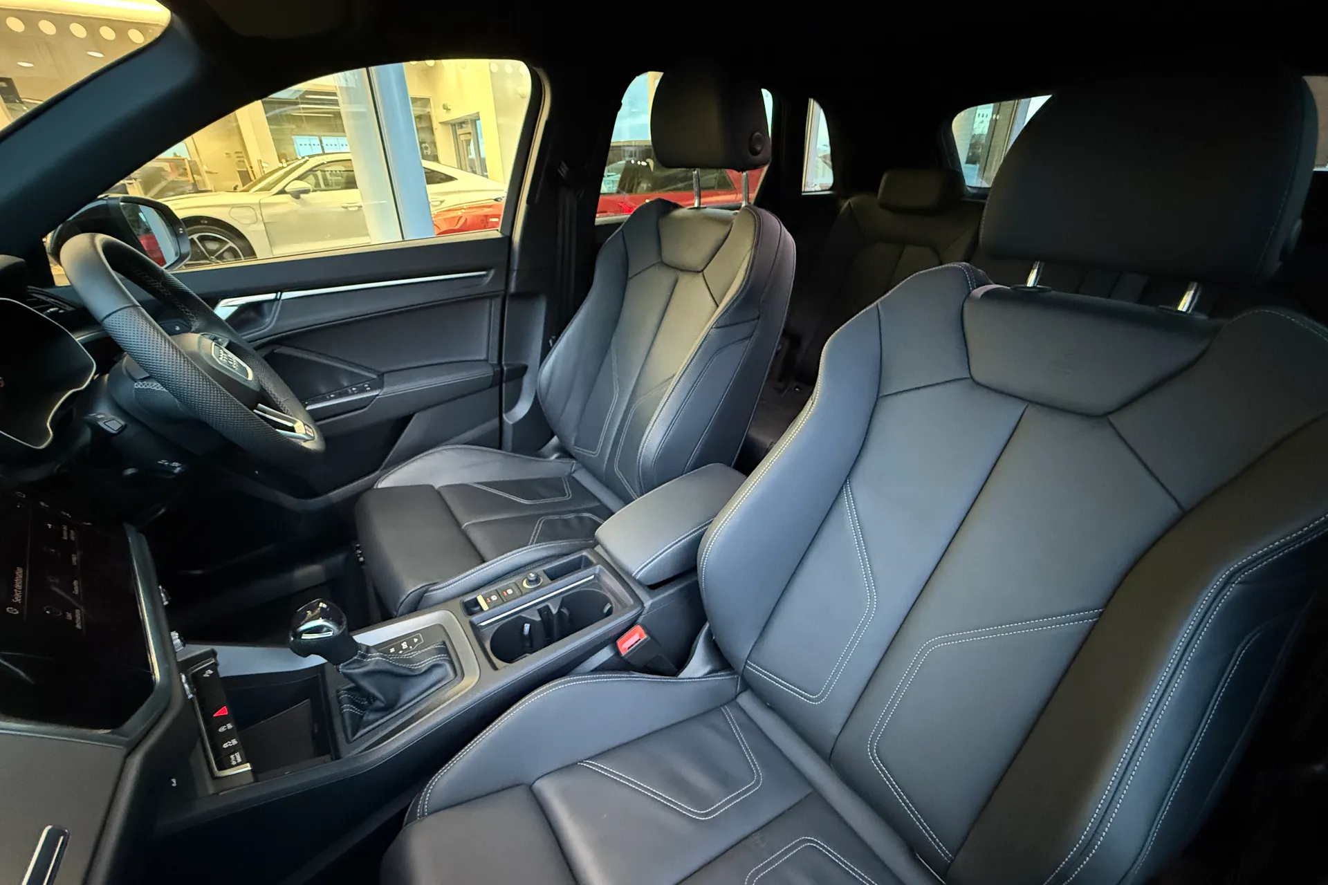 Audi Q3 thumbnail image number 56