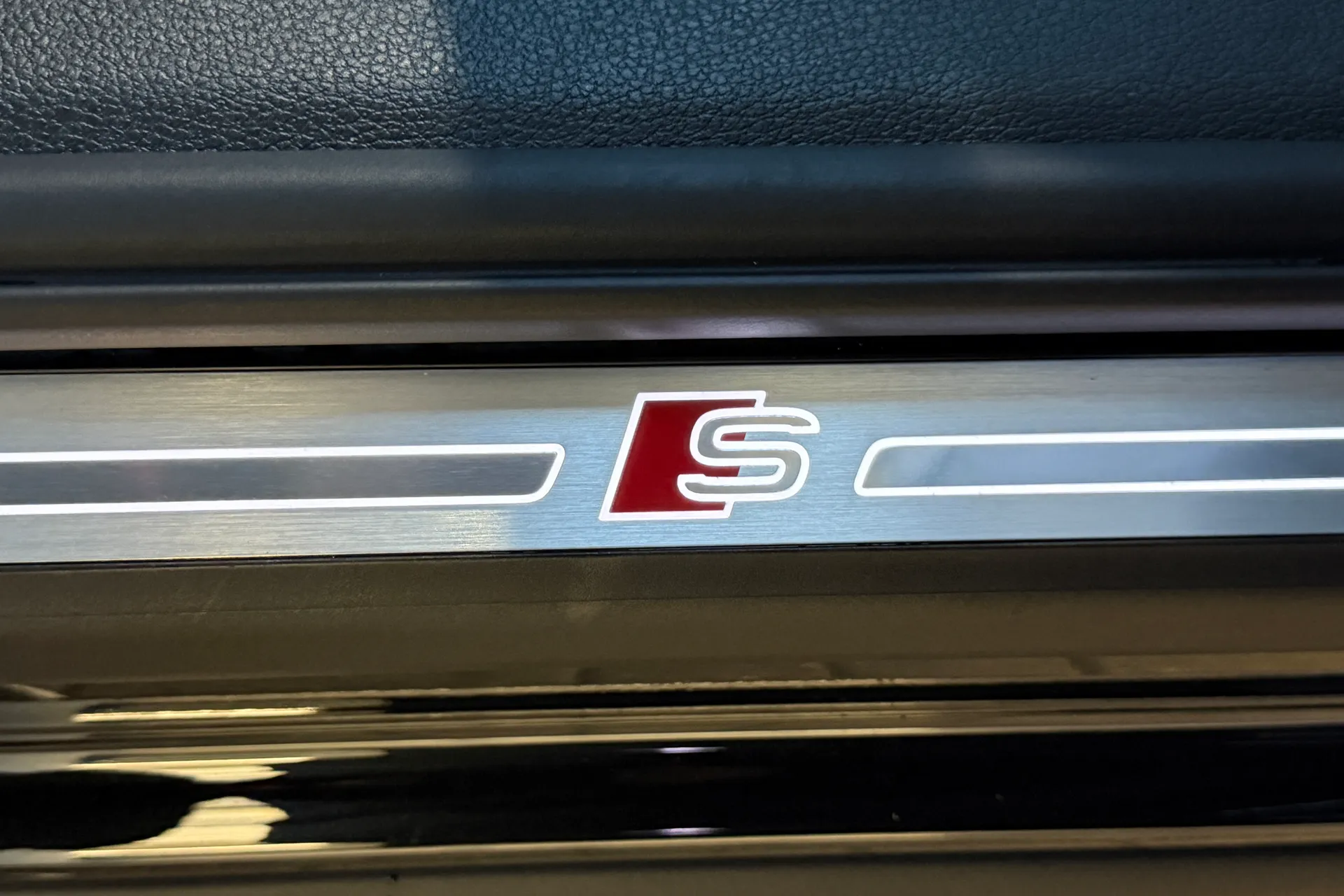 Audi Q3 thumbnail image number 35