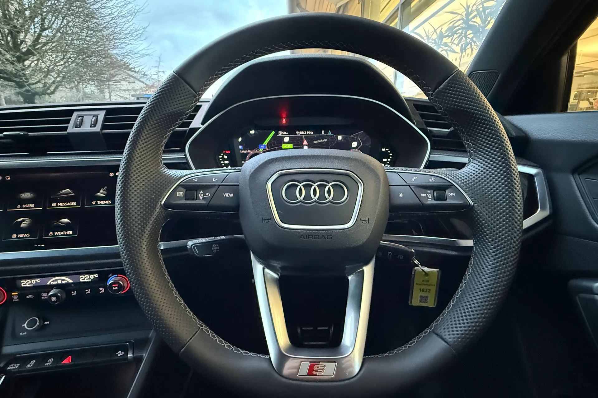 Audi Q3 thumbnail image number 8