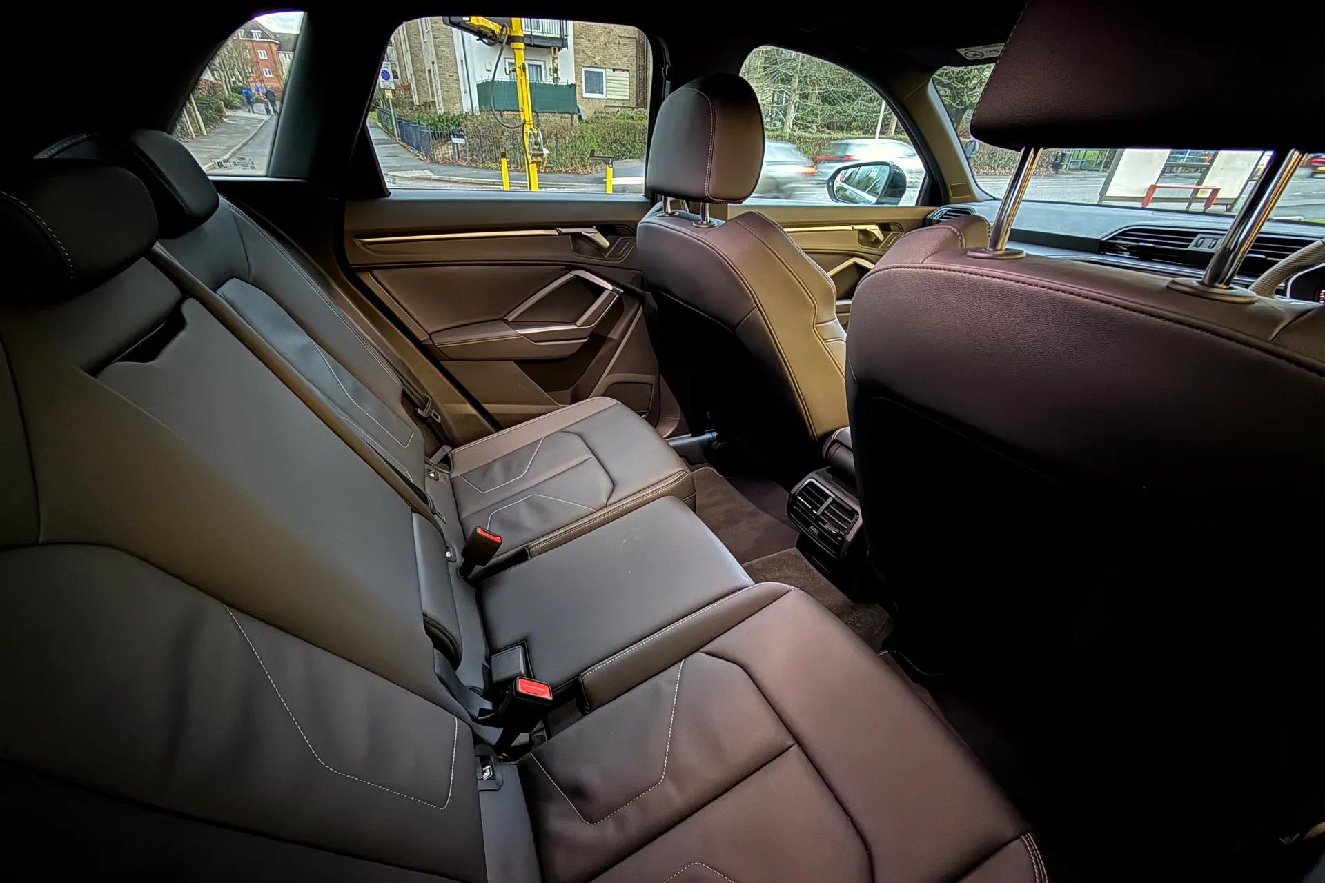 Audi Q3 thumbnail image number 38