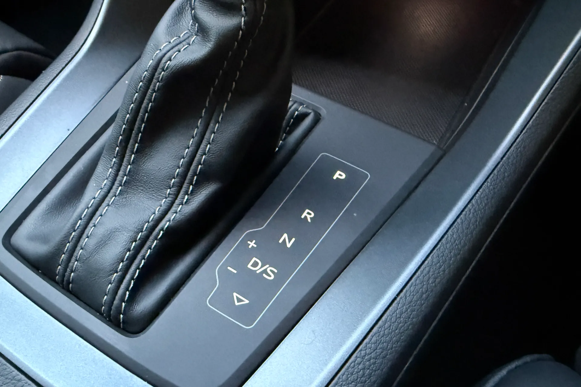 Audi Q3 thumbnail image number 22