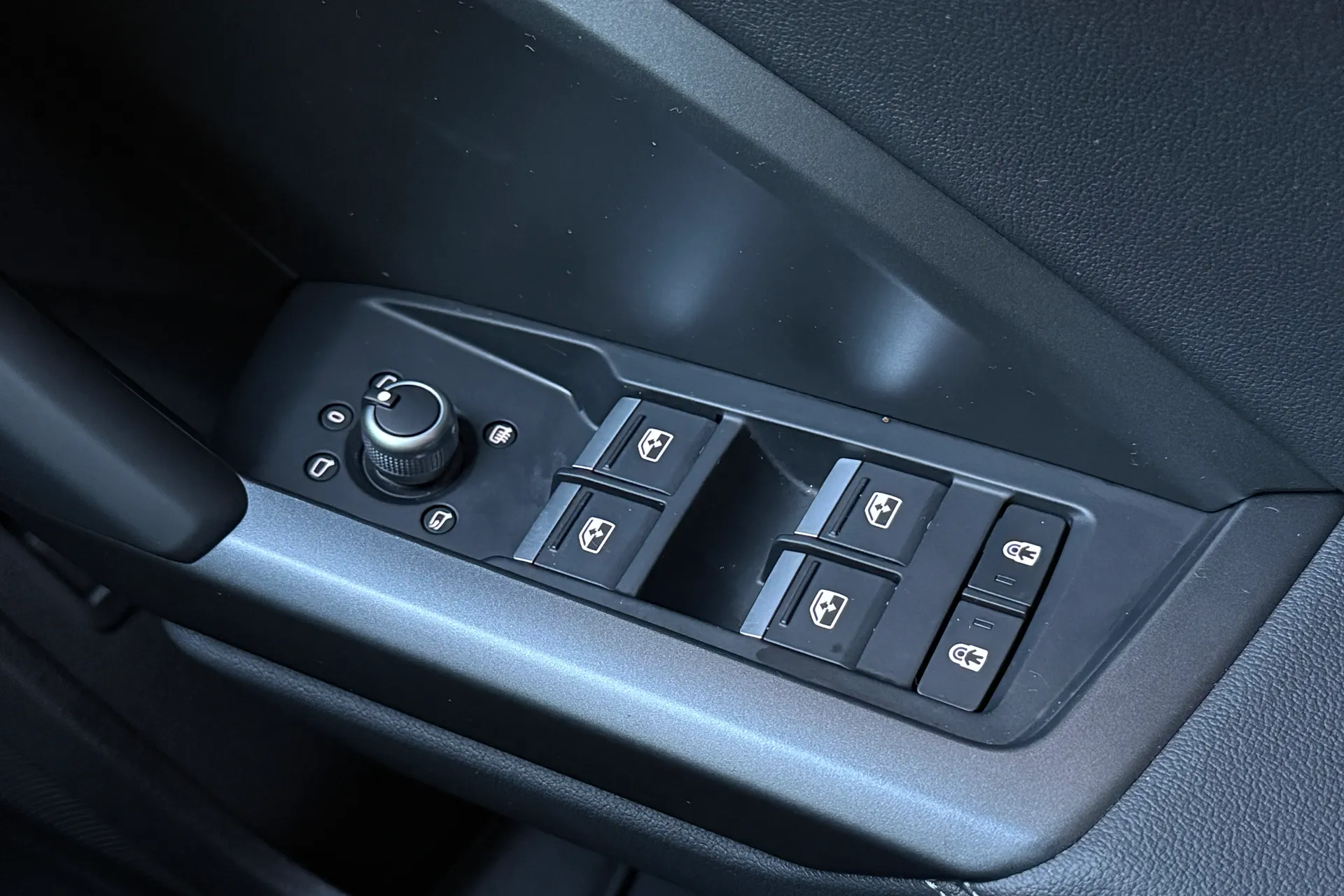 Audi Q3 thumbnail image number 28