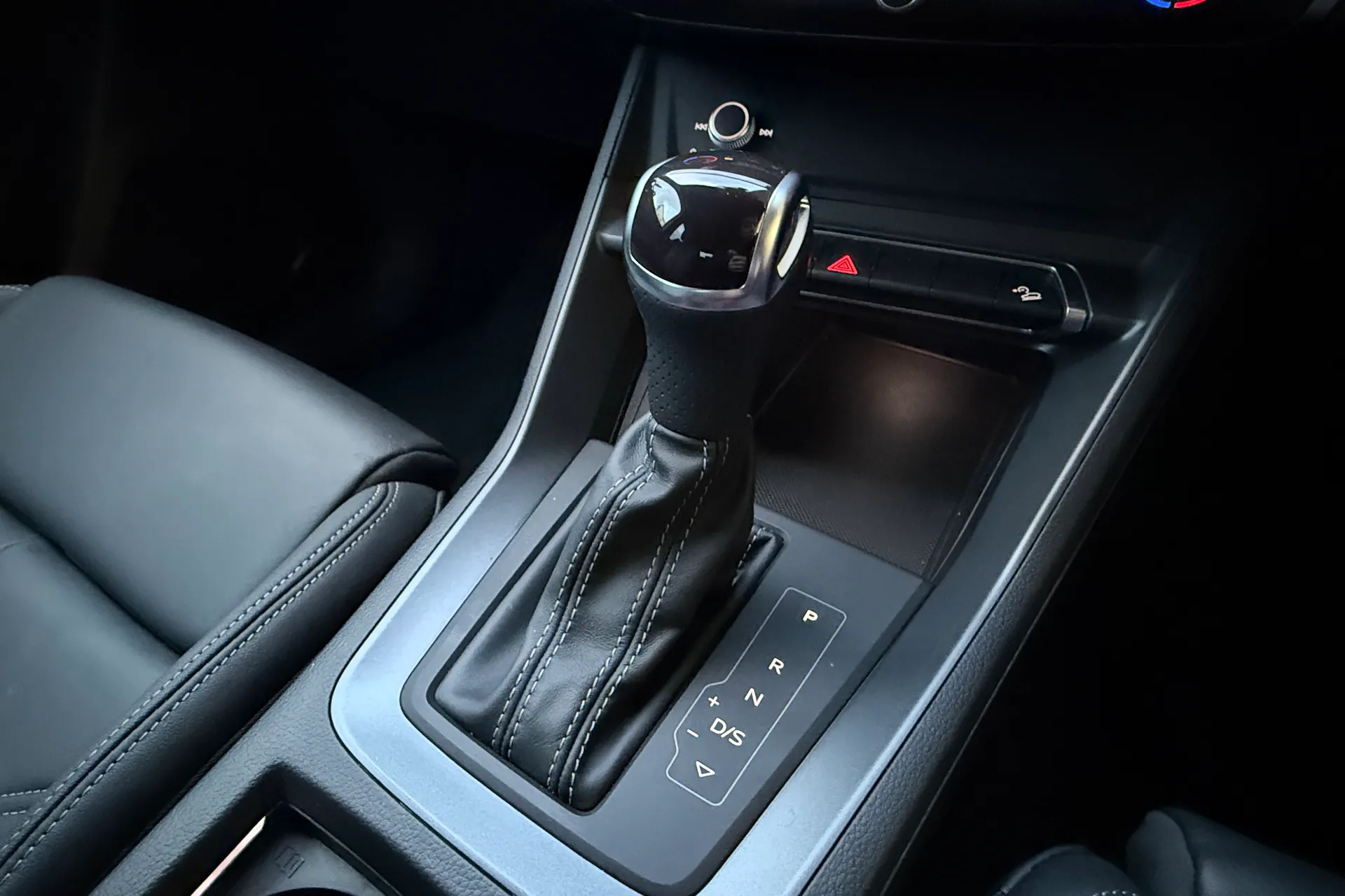 Audi Q3 thumbnail image number 21