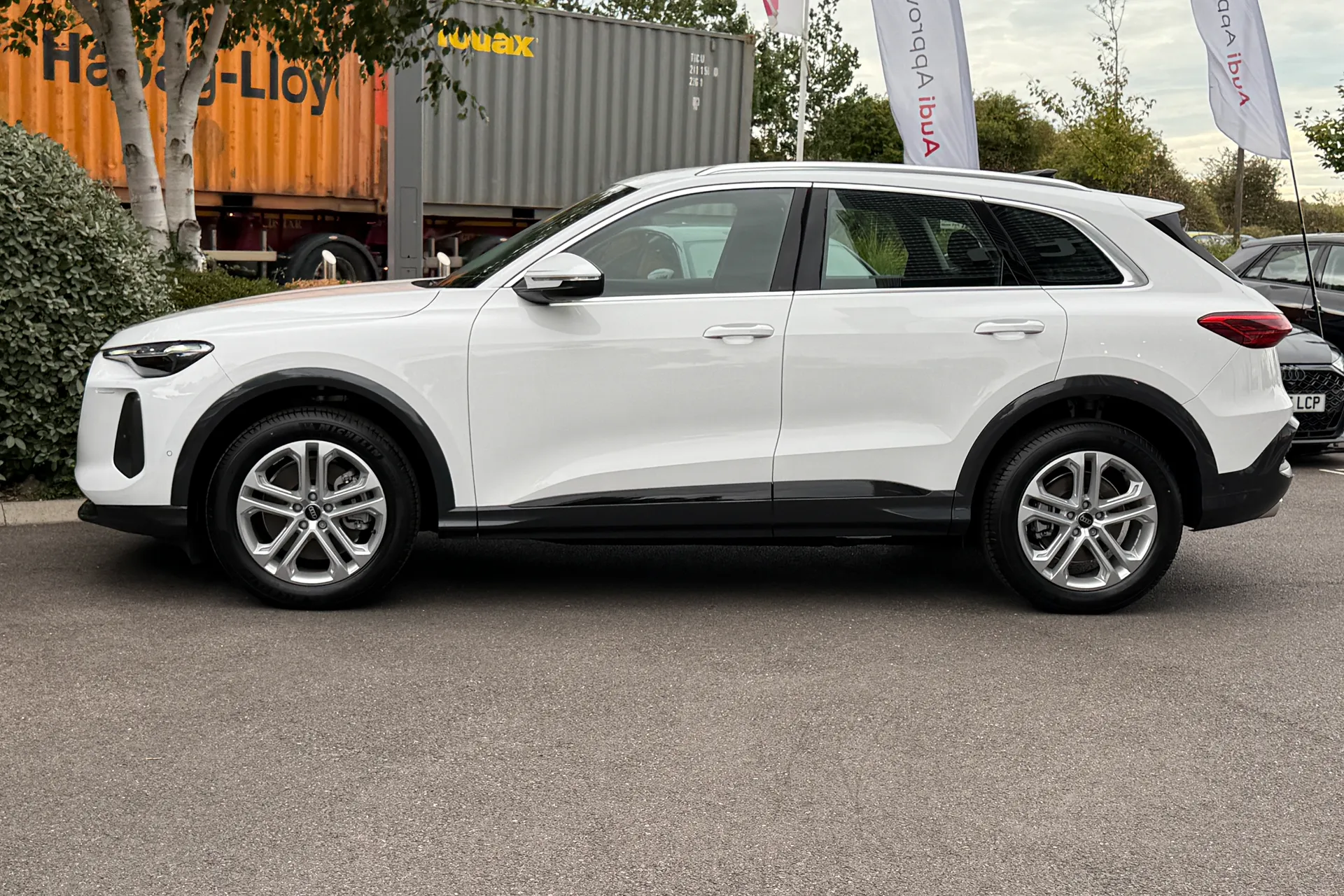Audi Q5 thumbnail image number 31