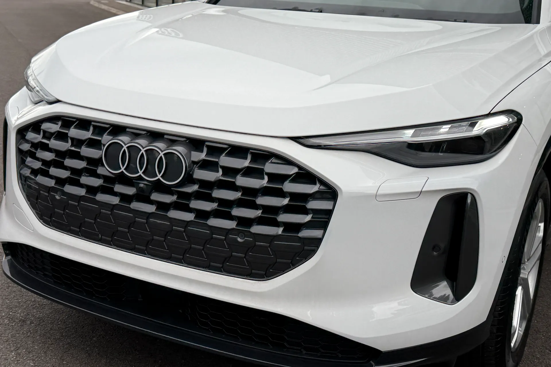 Audi Q5 thumbnail image number 32