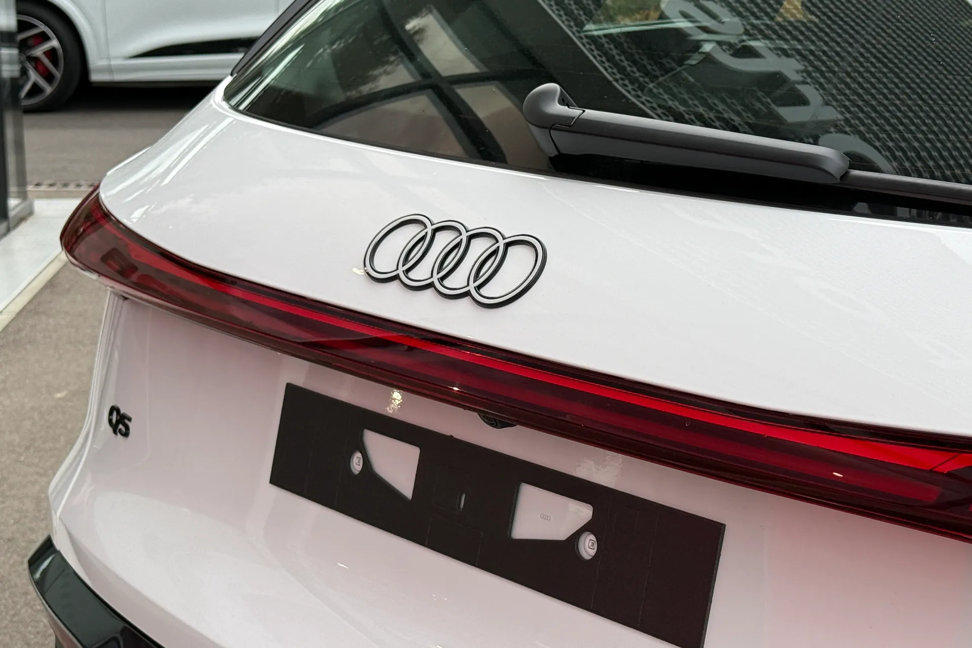Audi Q5 thumbnail image number 28