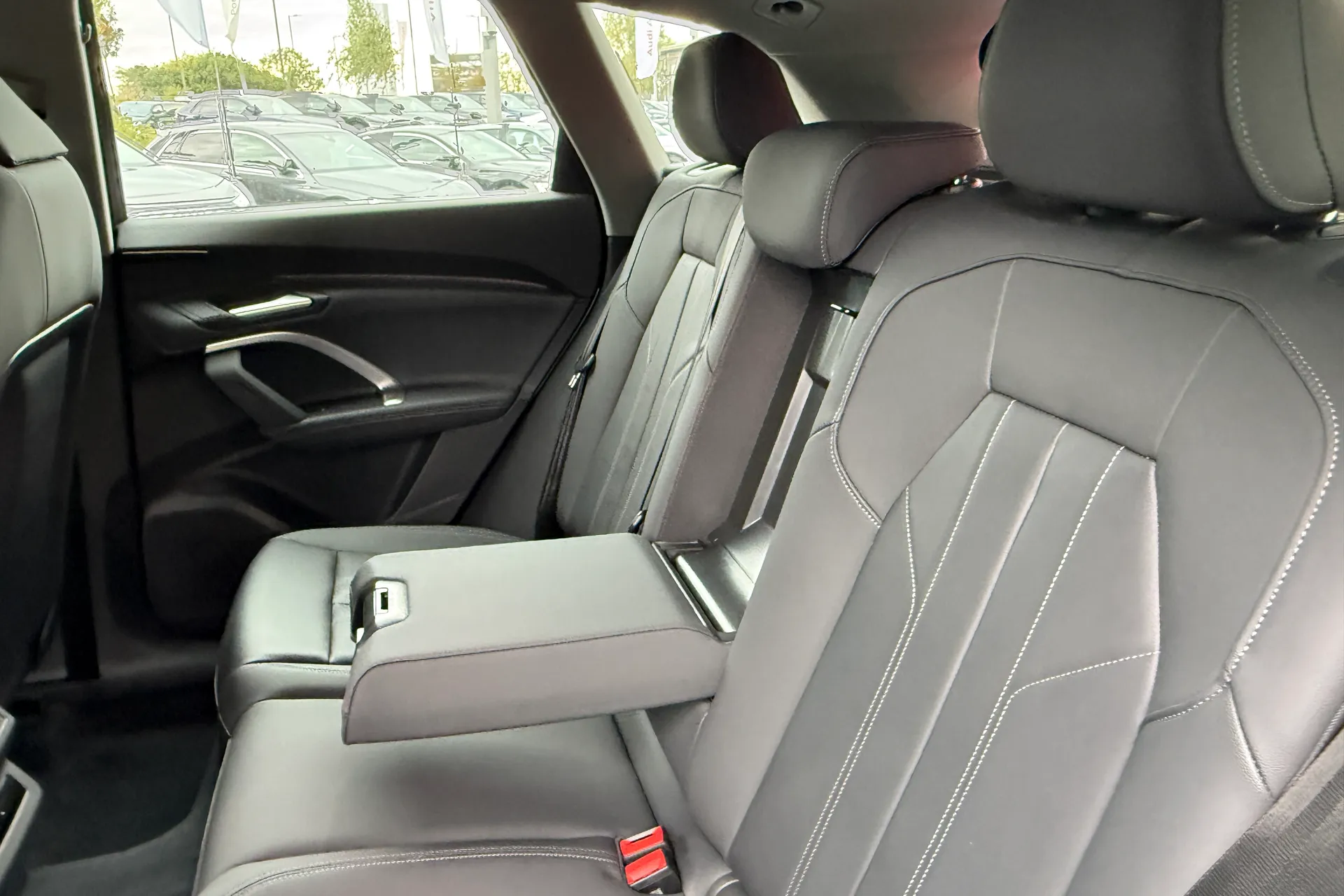 Audi Q5 thumbnail image number 38