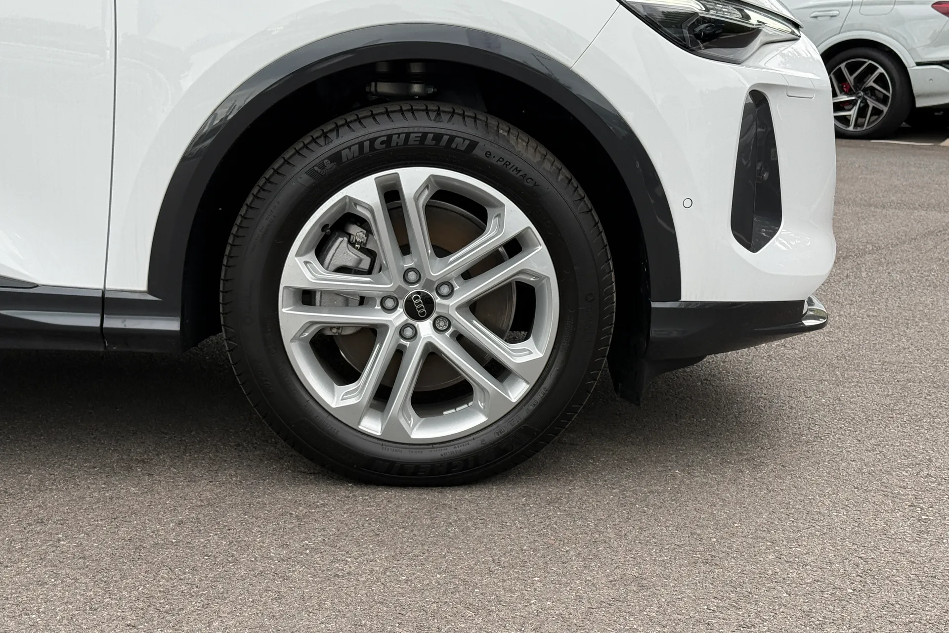Audi Q5 thumbnail image number 22