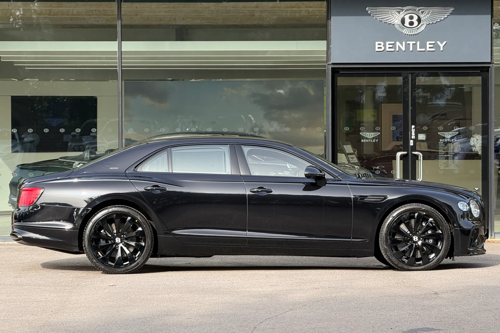 Bentley FLYING SPUR thumbnail image number 6