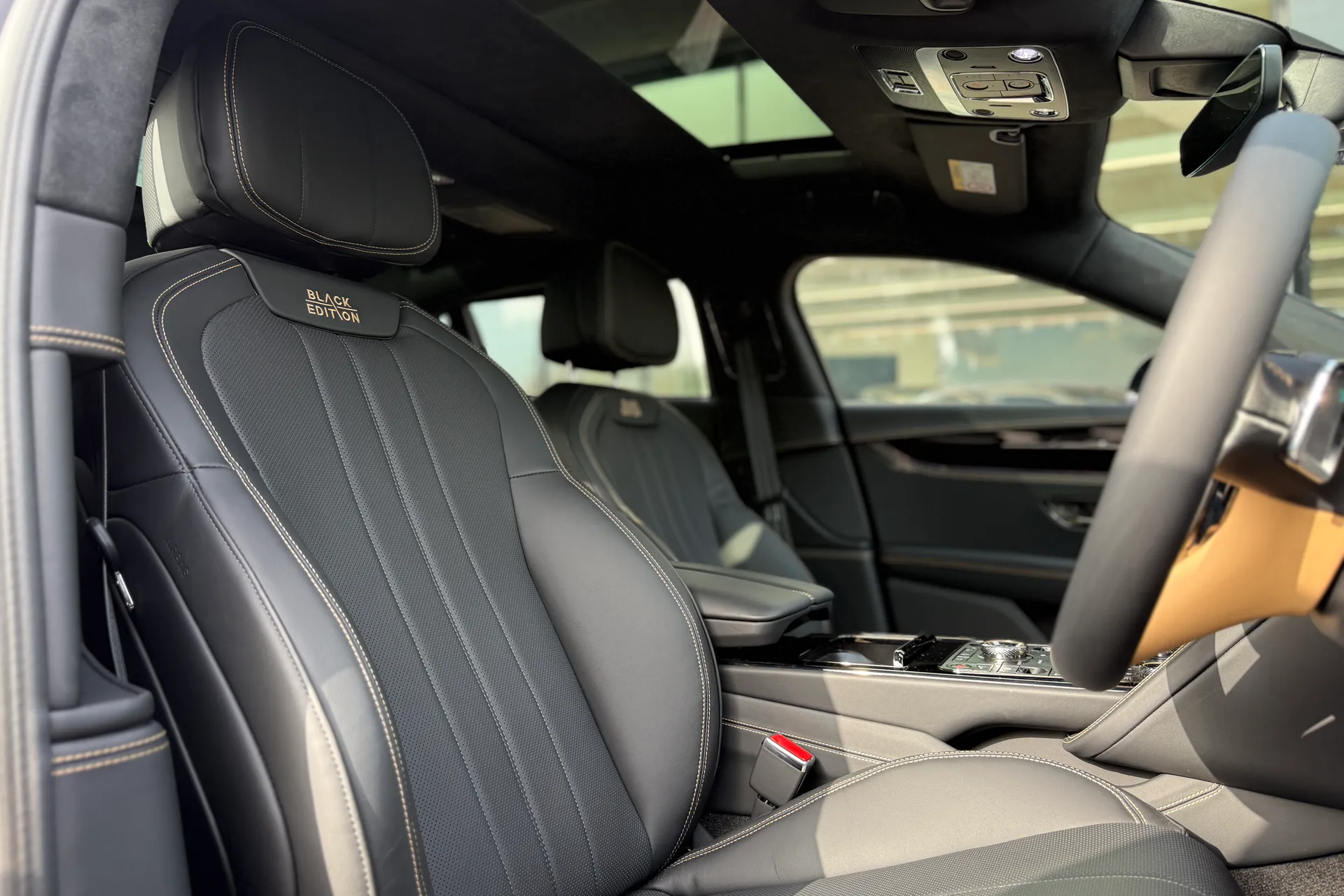 Bentley FLYING SPUR thumbnail image number 15