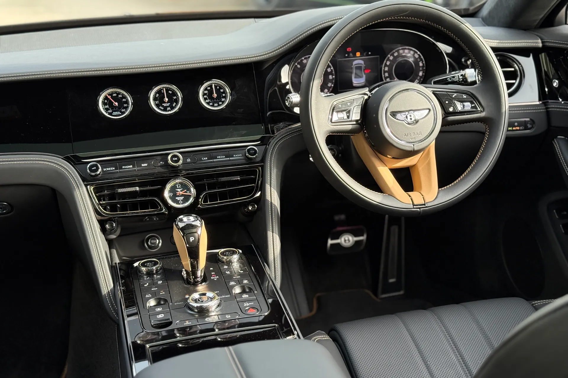 Bentley FLYING SPUR thumbnail image number 29