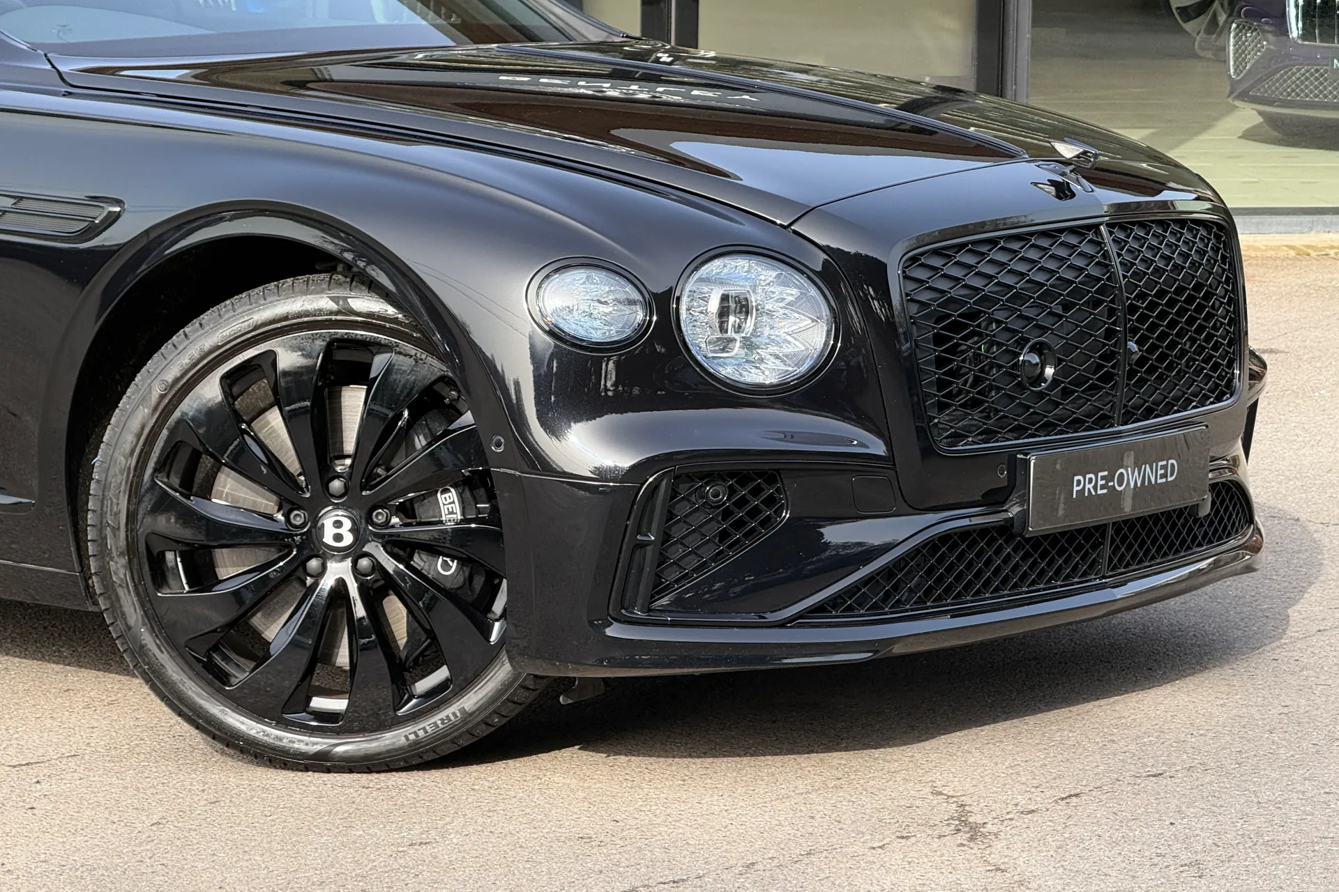 Bentley FLYING SPUR thumbnail image number 2
