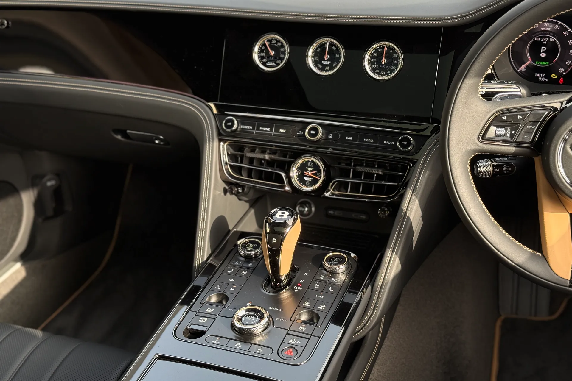 Bentley FLYING SPUR thumbnail image number 31