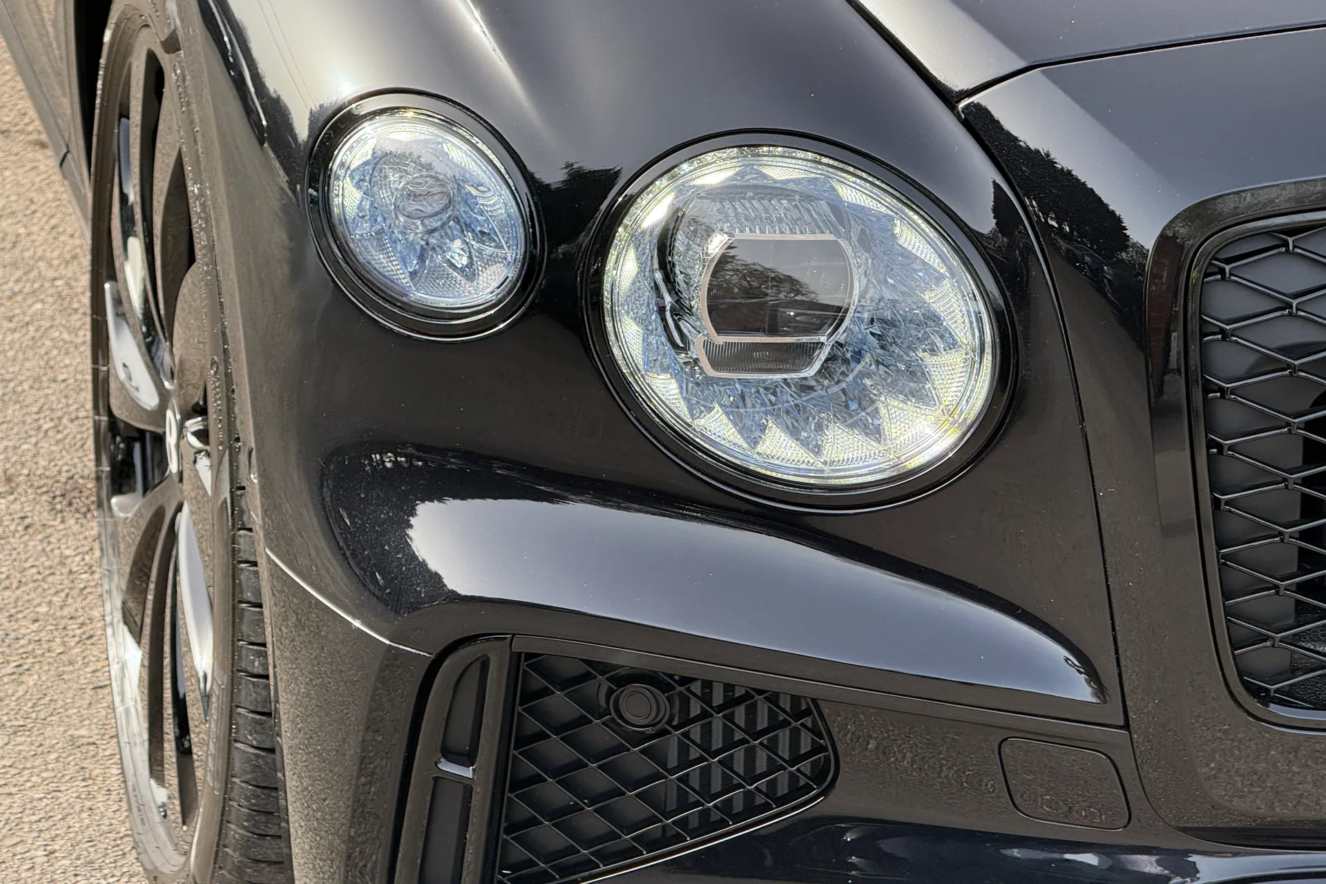 Bentley FLYING SPUR thumbnail image number 35