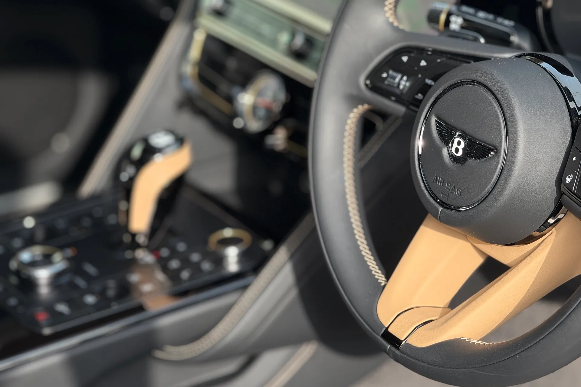 Bentley FLYING SPUR thumbnail image number 16