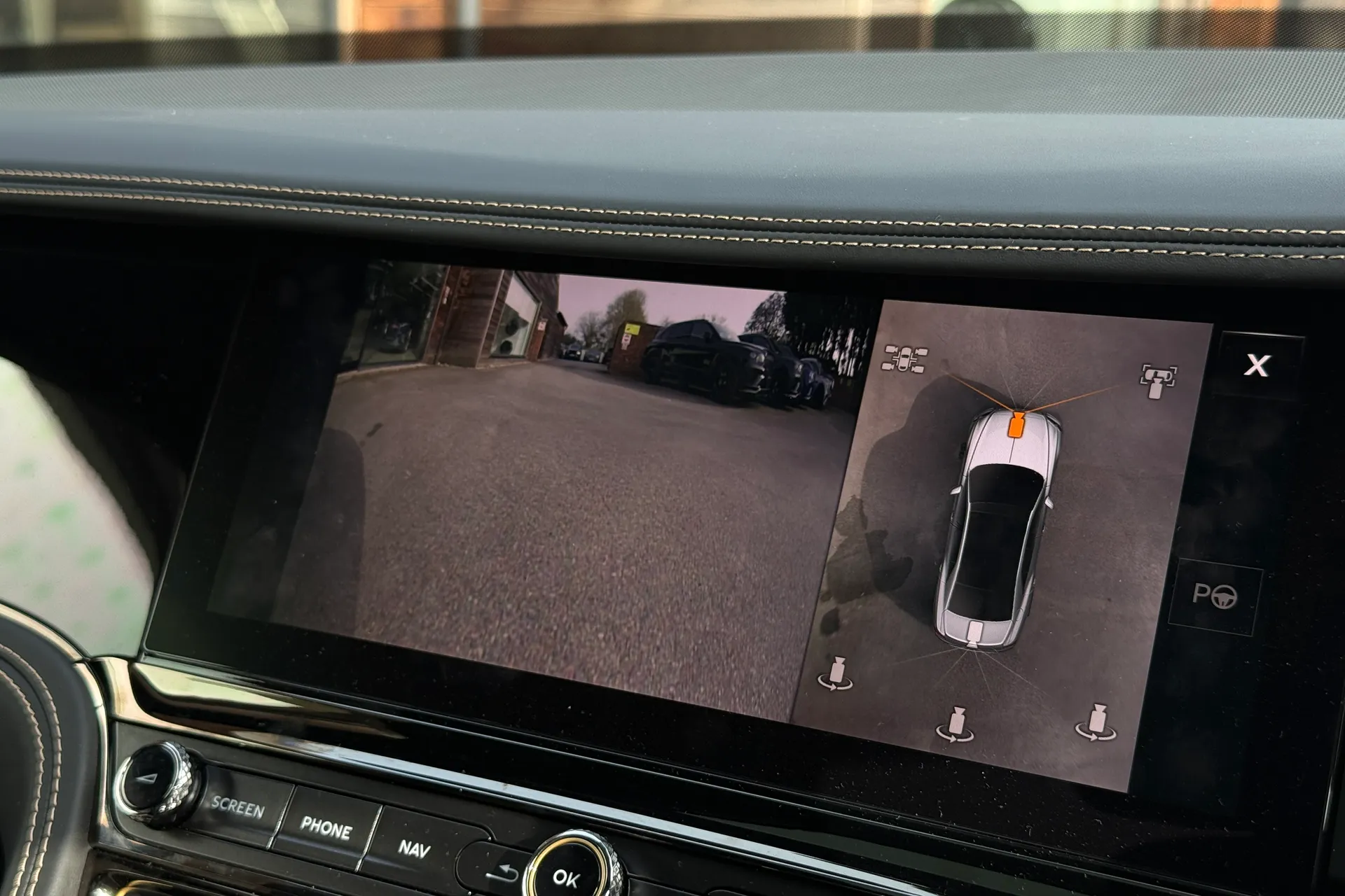 Bentley FLYING SPUR thumbnail image number 39