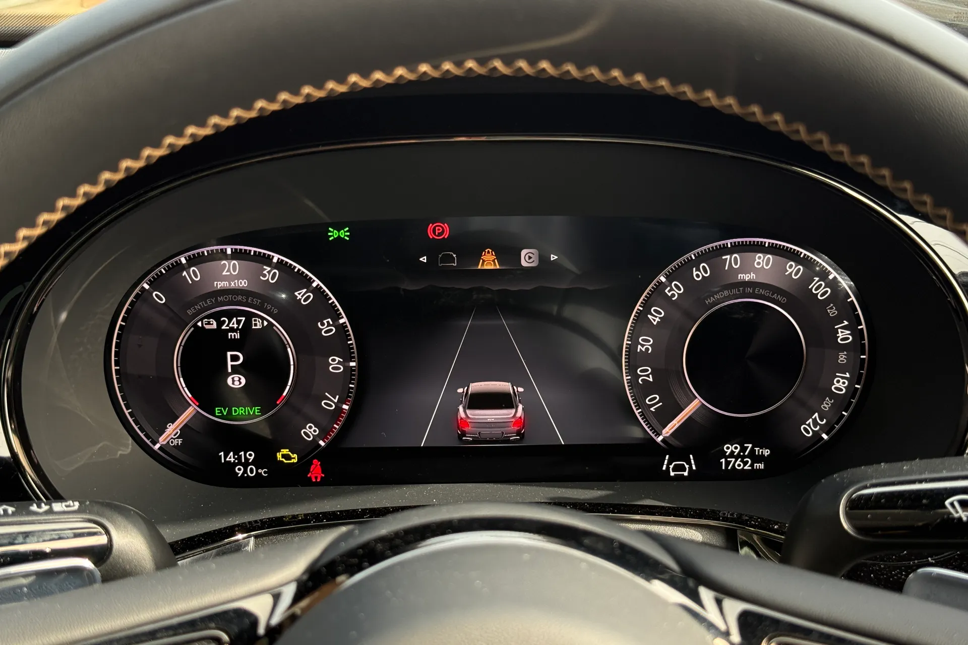 Bentley FLYING SPUR thumbnail image number 36