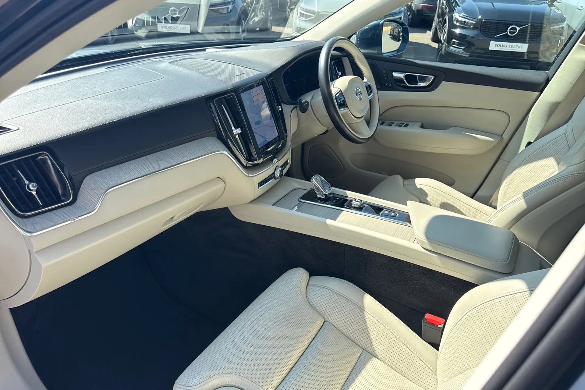 Volvo XC60 thumbnail image number 26