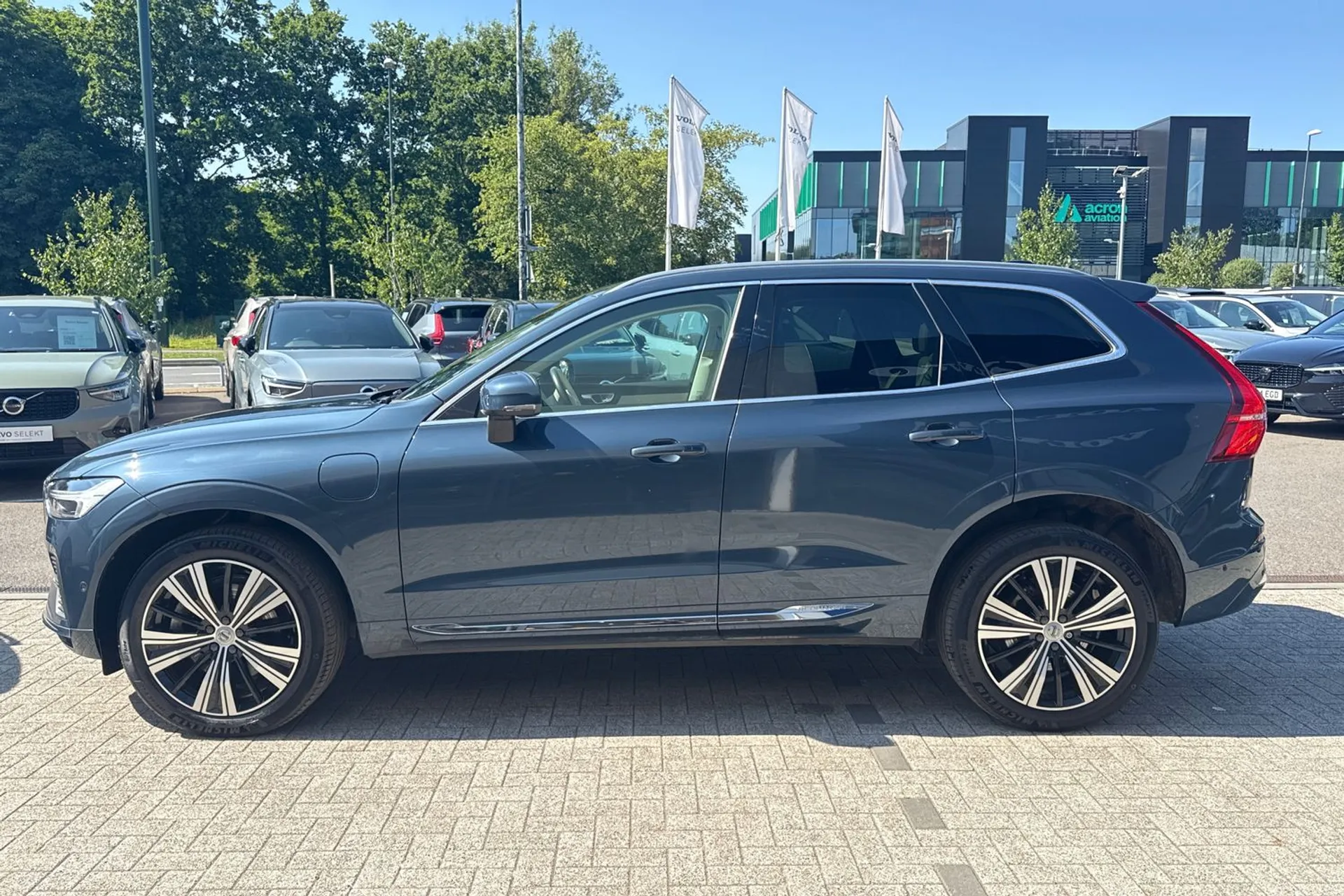 Volvo XC60 thumbnail image number 10