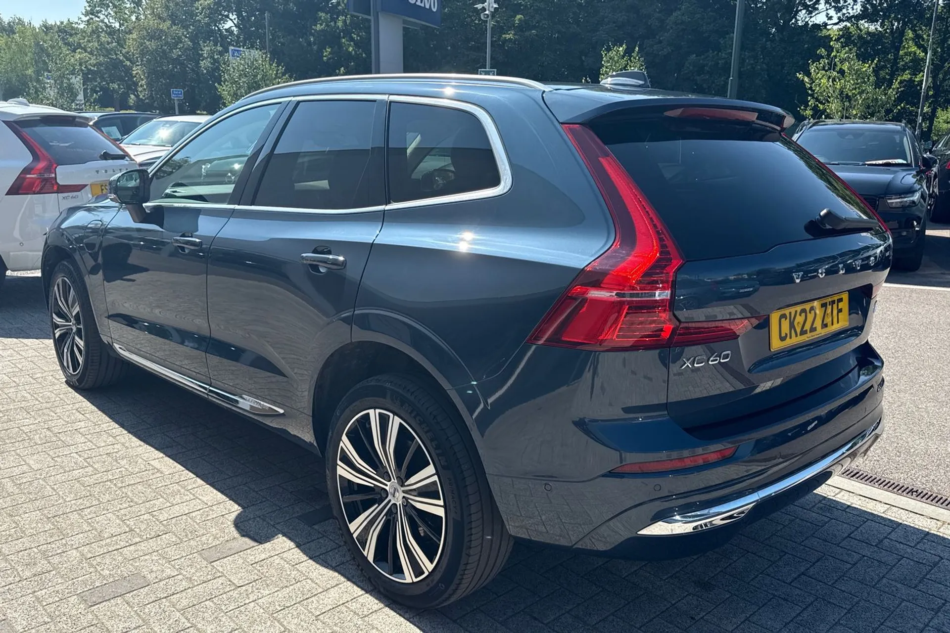 Volvo XC60 thumbnail image number 9
