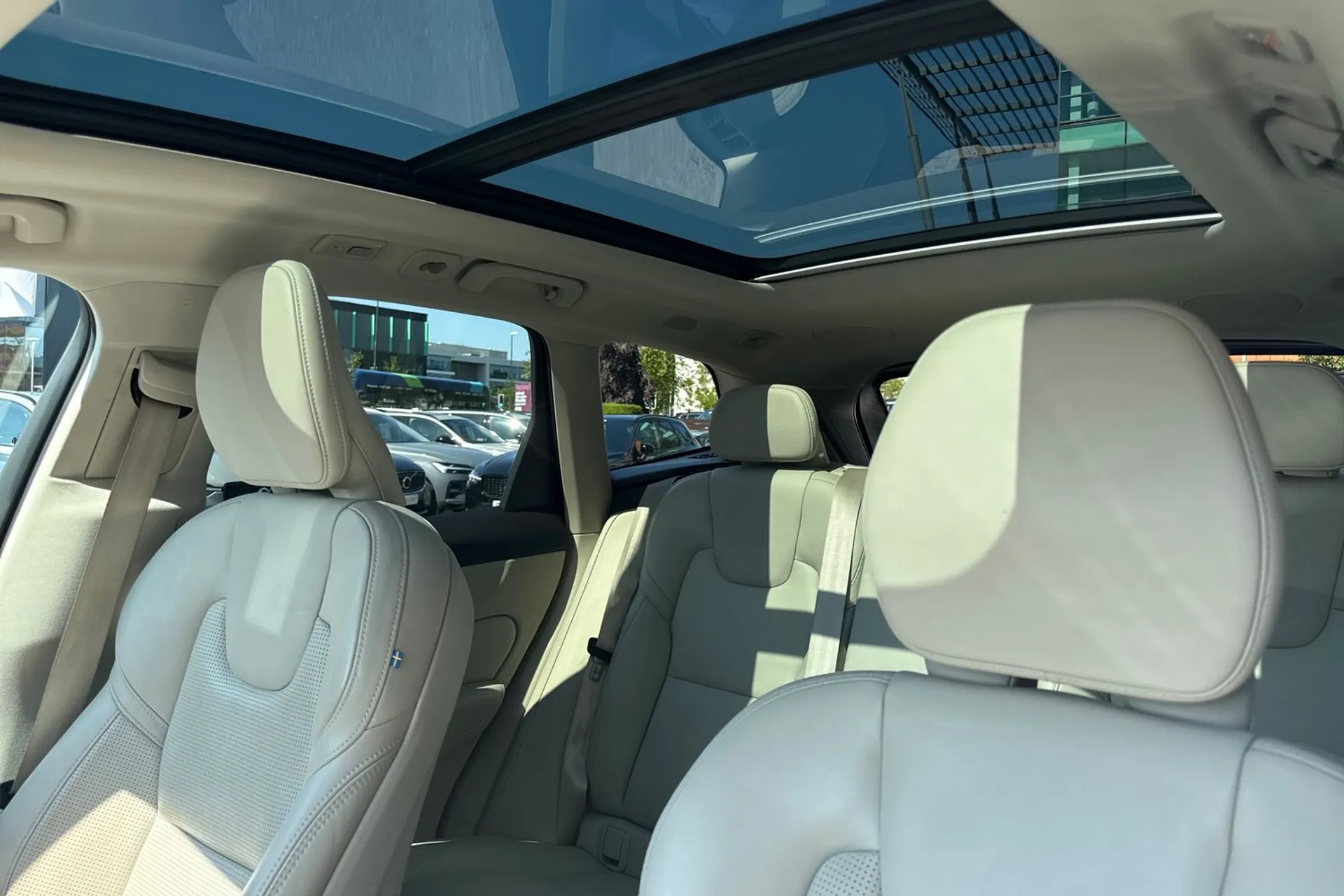 Volvo XC60 thumbnail image number 28
