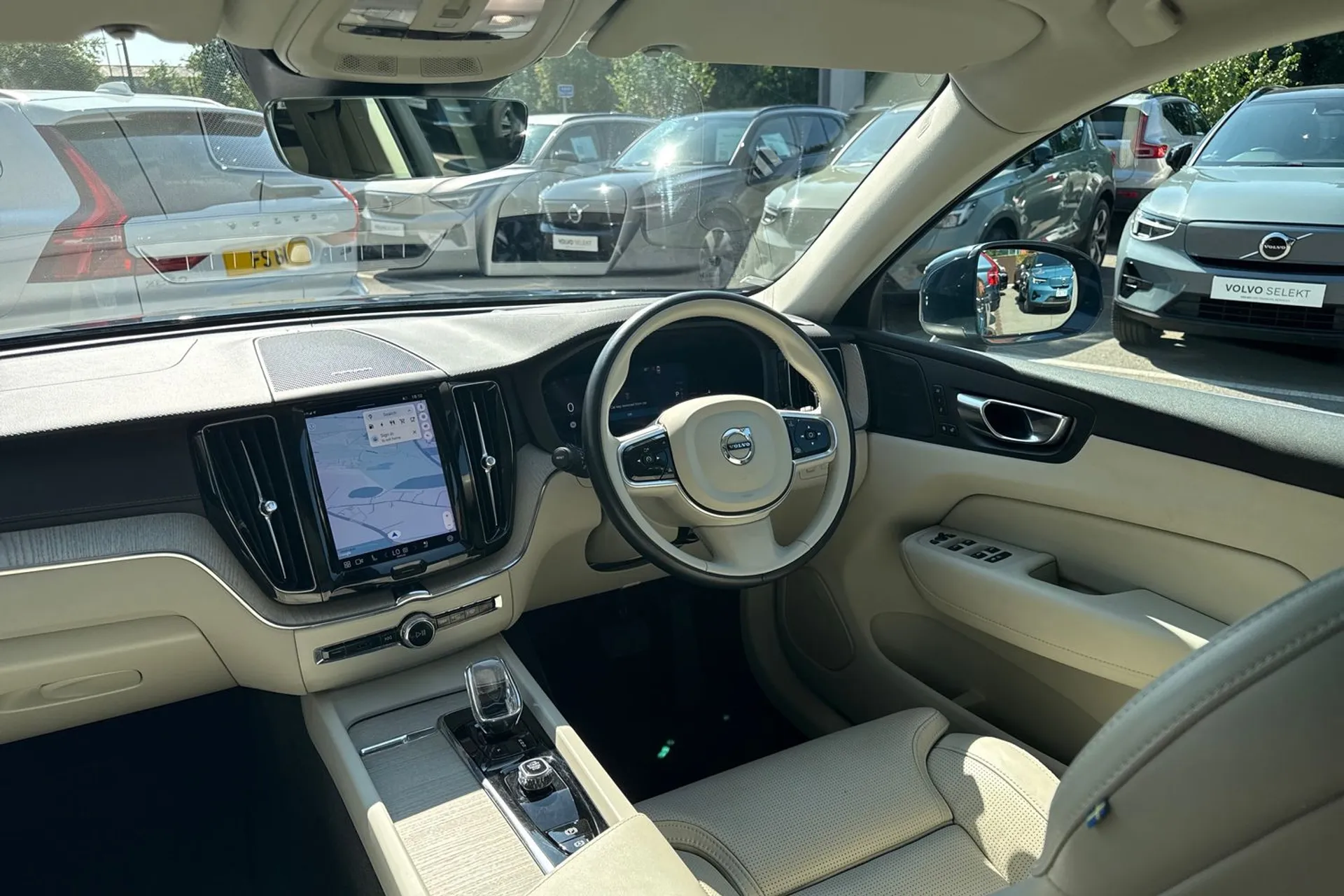 Volvo XC60 thumbnail image number 32