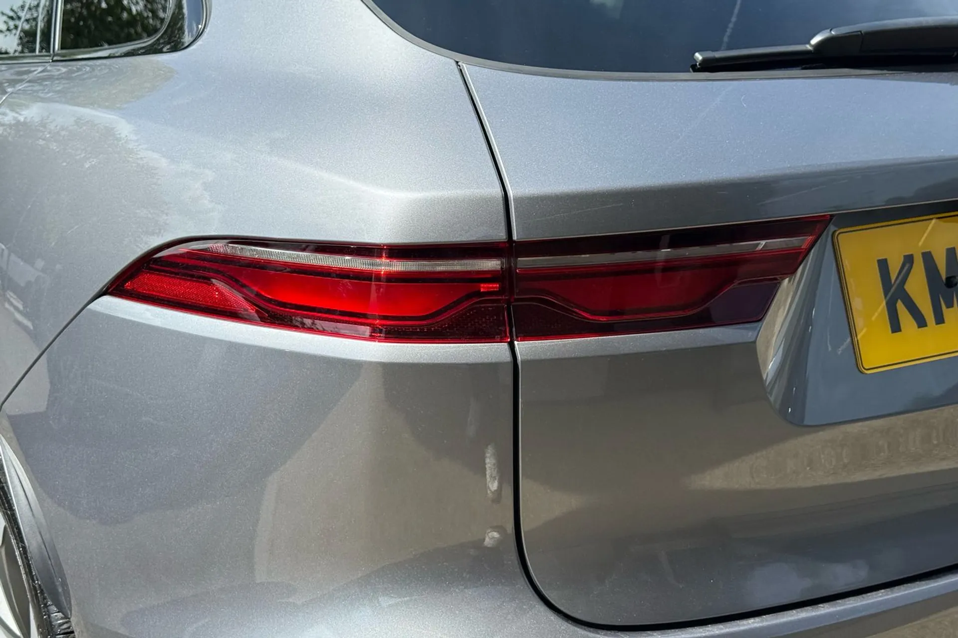 Jaguar F-PACE thumbnail image number 61