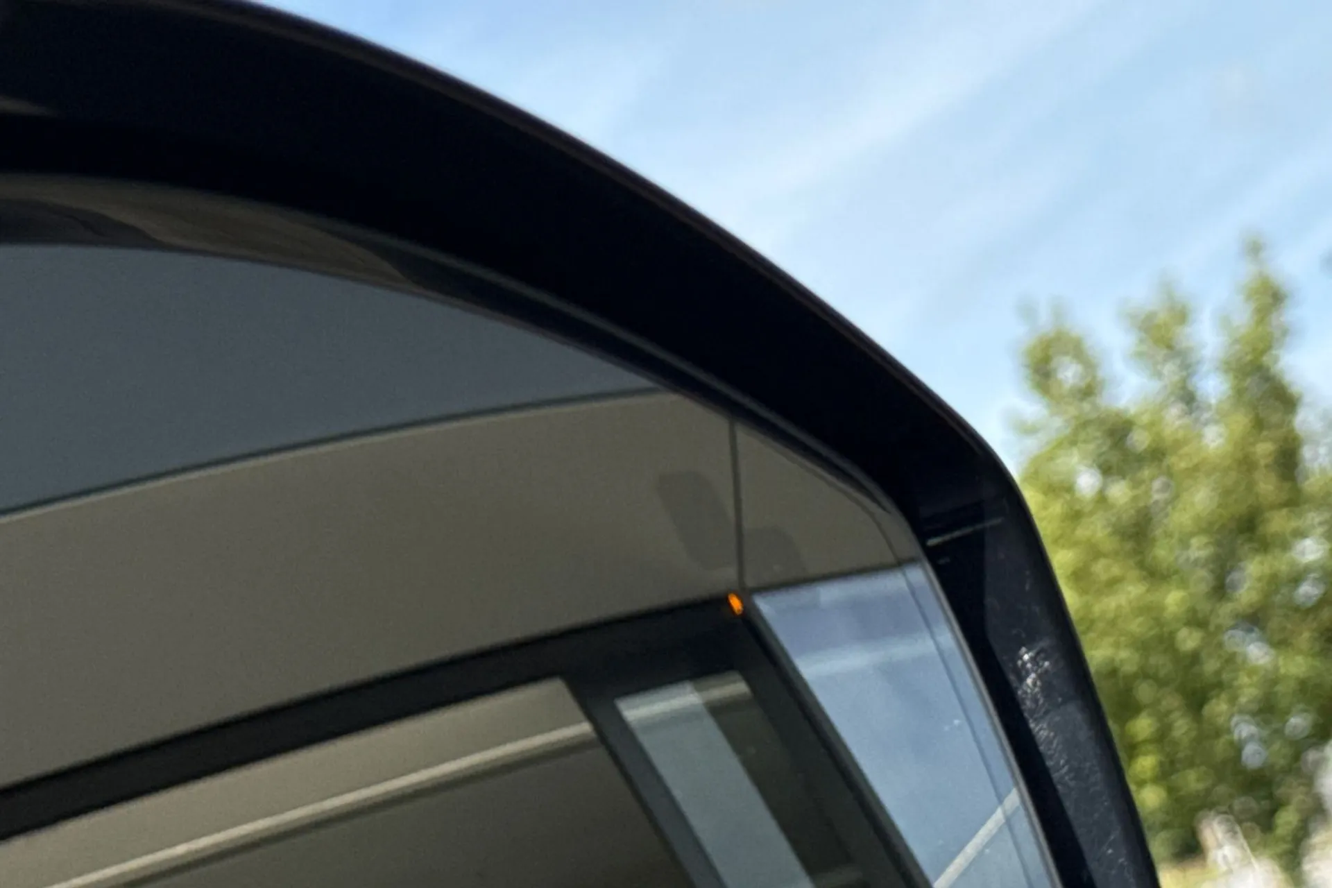 Jaguar F-PACE thumbnail image number 38