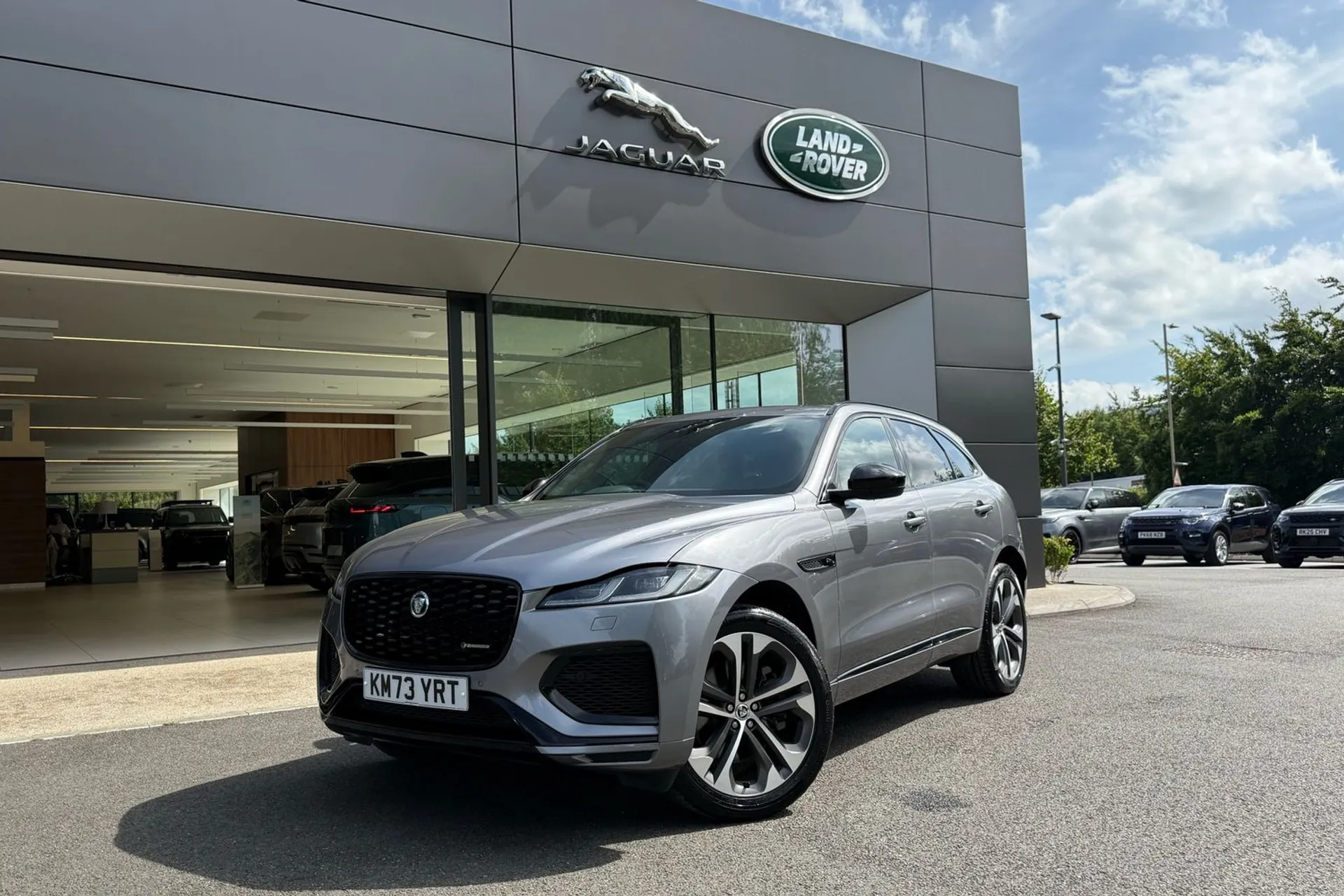 Jaguar F-PACE thumbnail image number 28