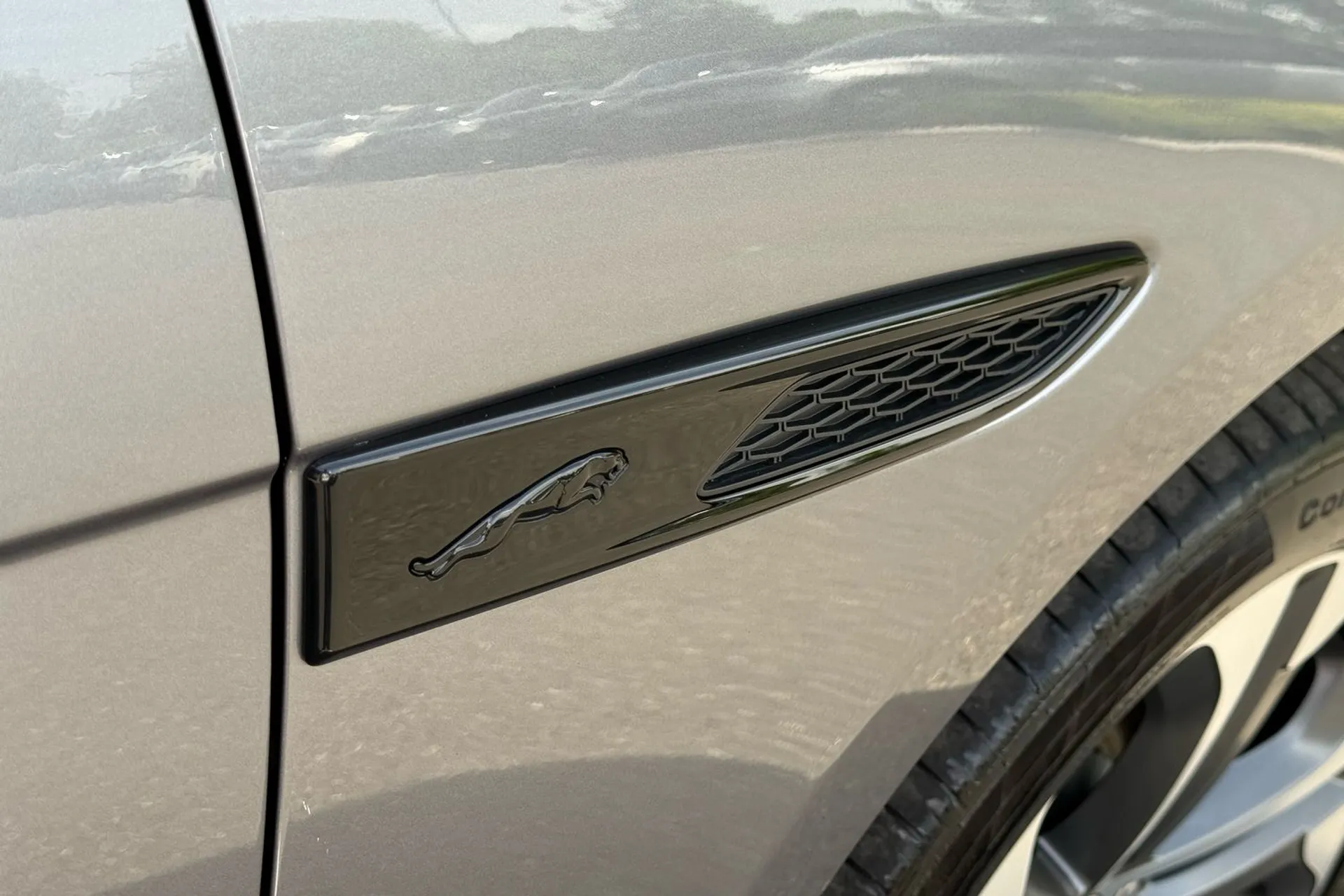 Jaguar F-PACE thumbnail image number 60