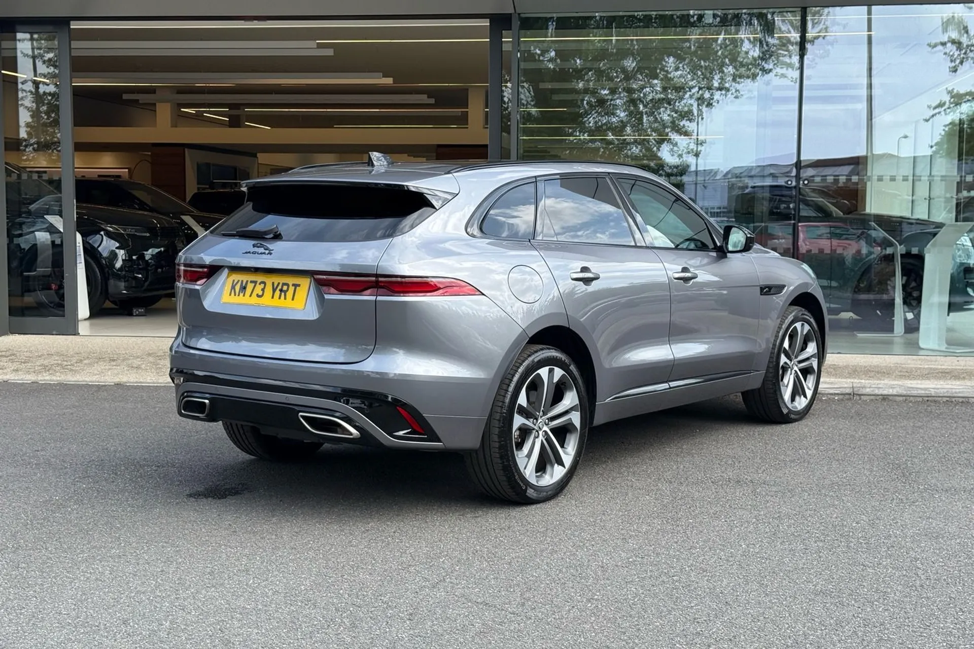 Jaguar F-PACE thumbnail image number 7