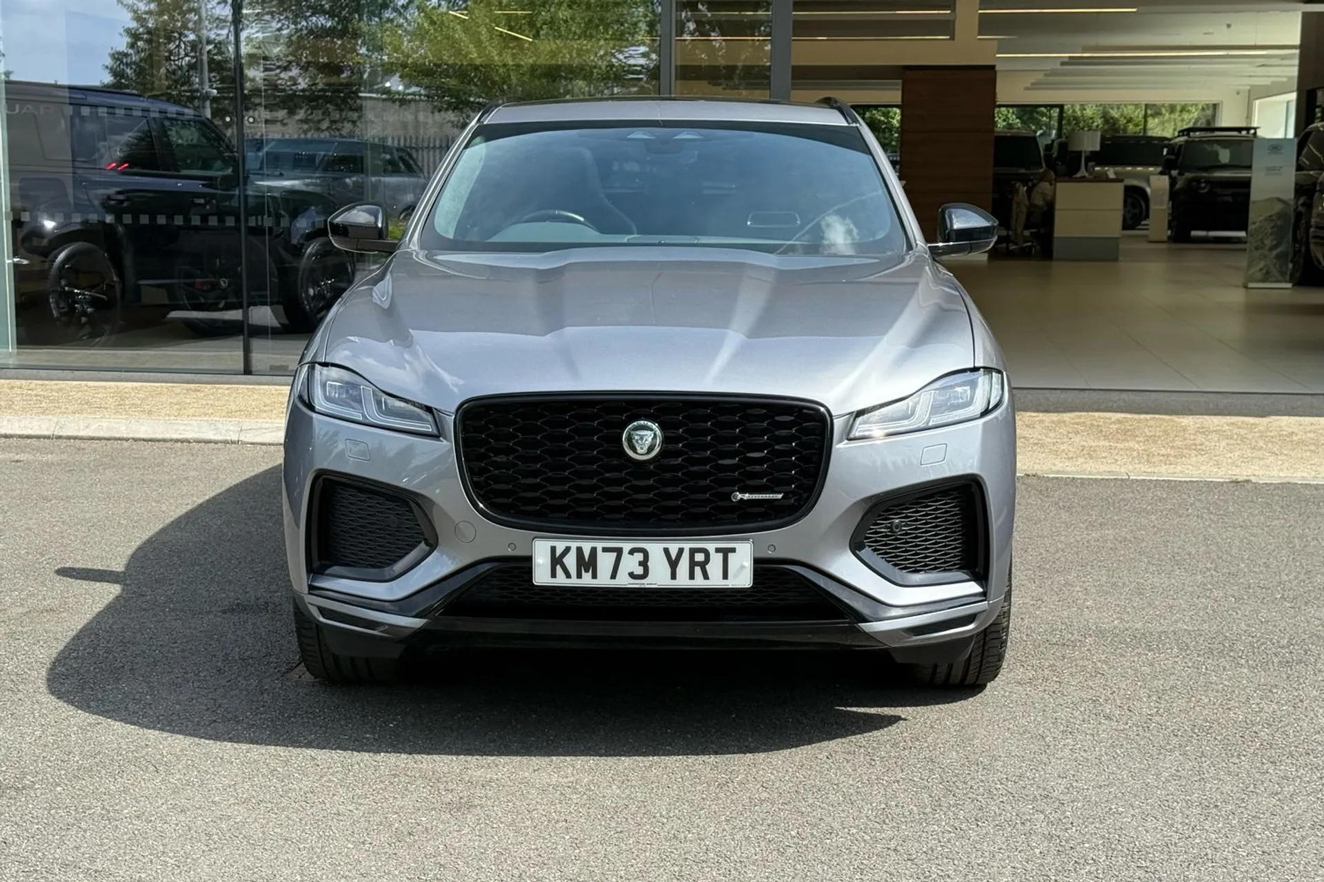 Jaguar F-PACE thumbnail image number 6
