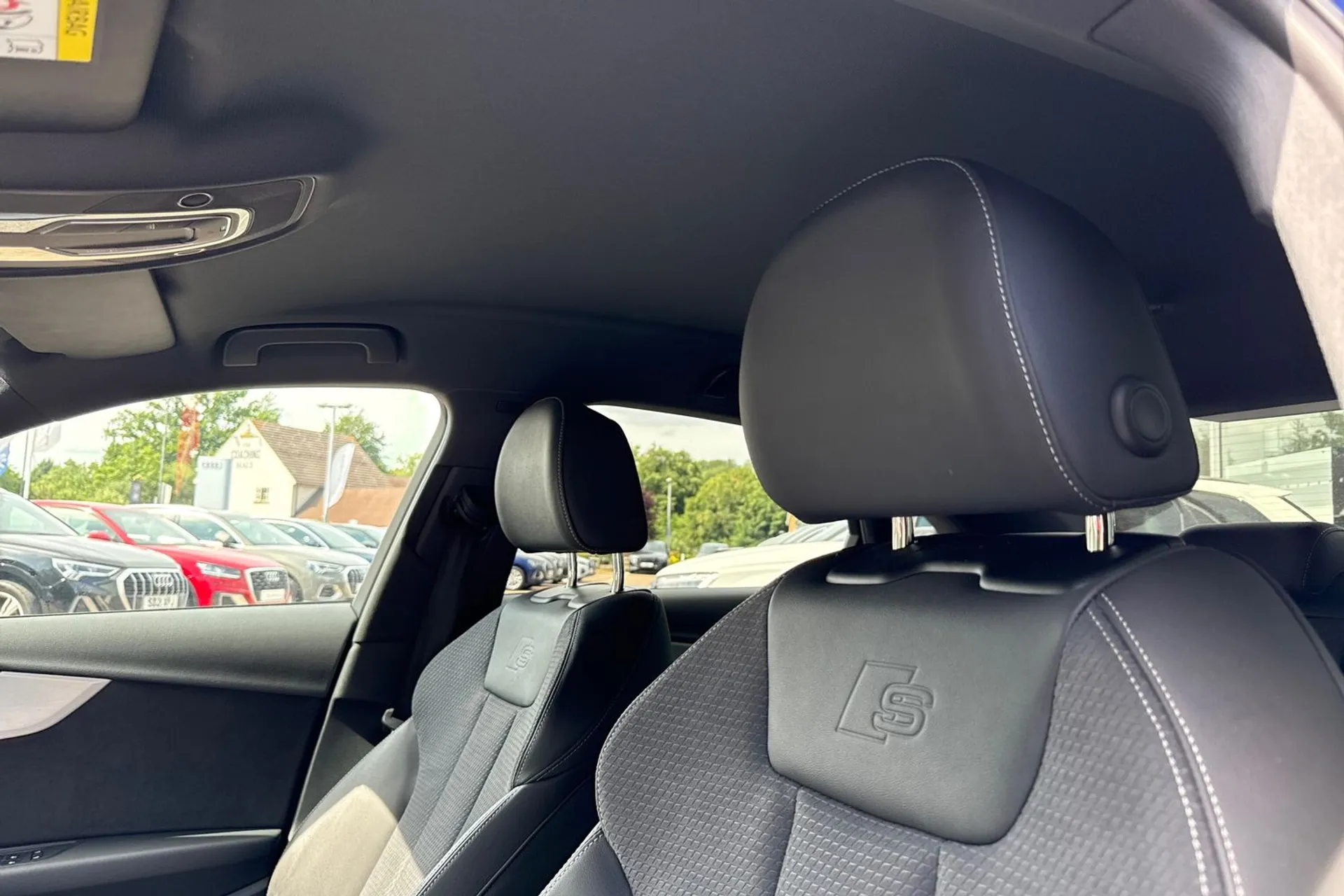 Audi A4 thumbnail image number 29