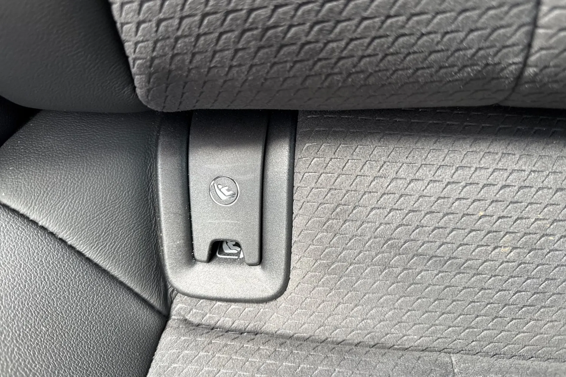 Audi A4 thumbnail image number 24