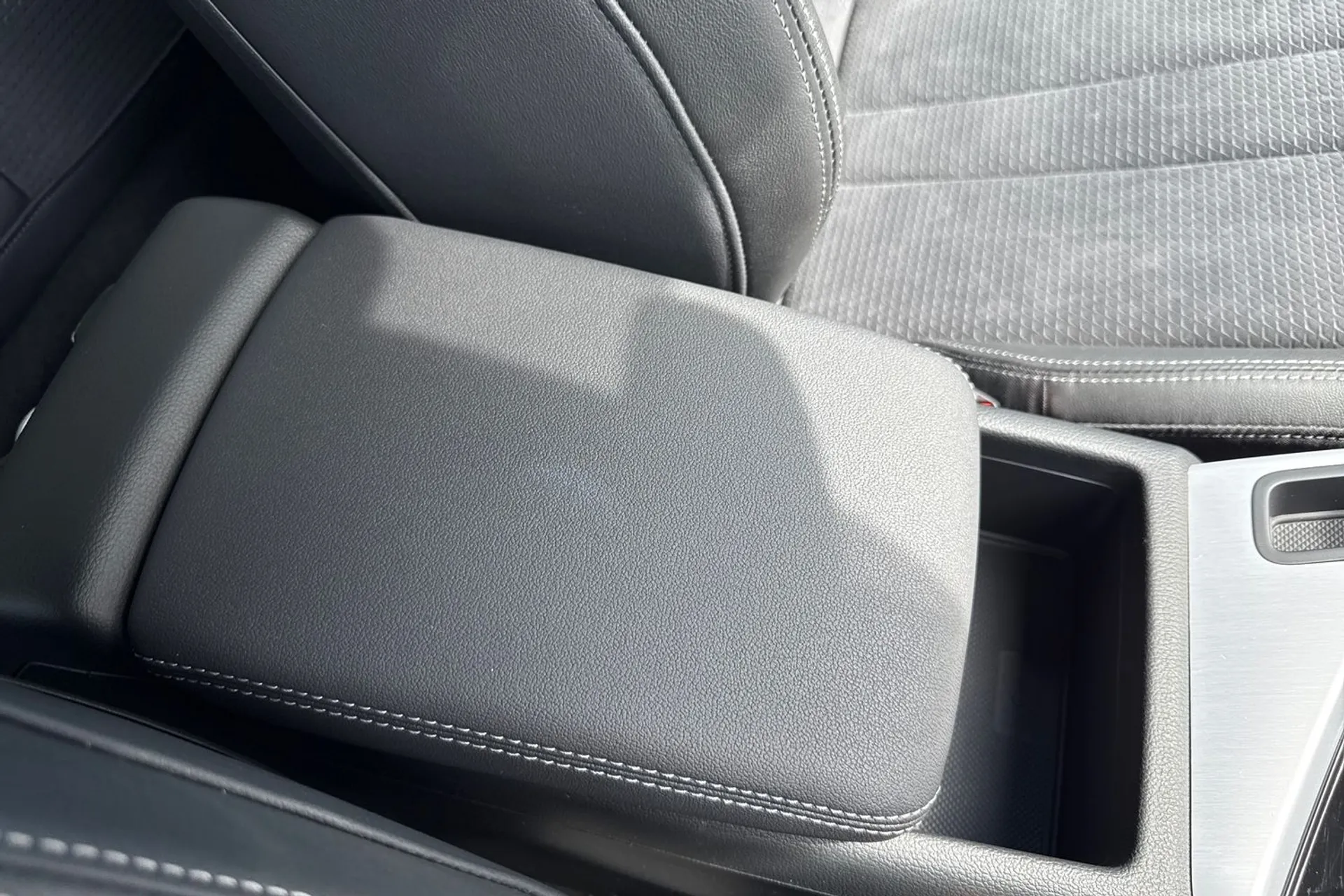 Audi A4 thumbnail image number 41