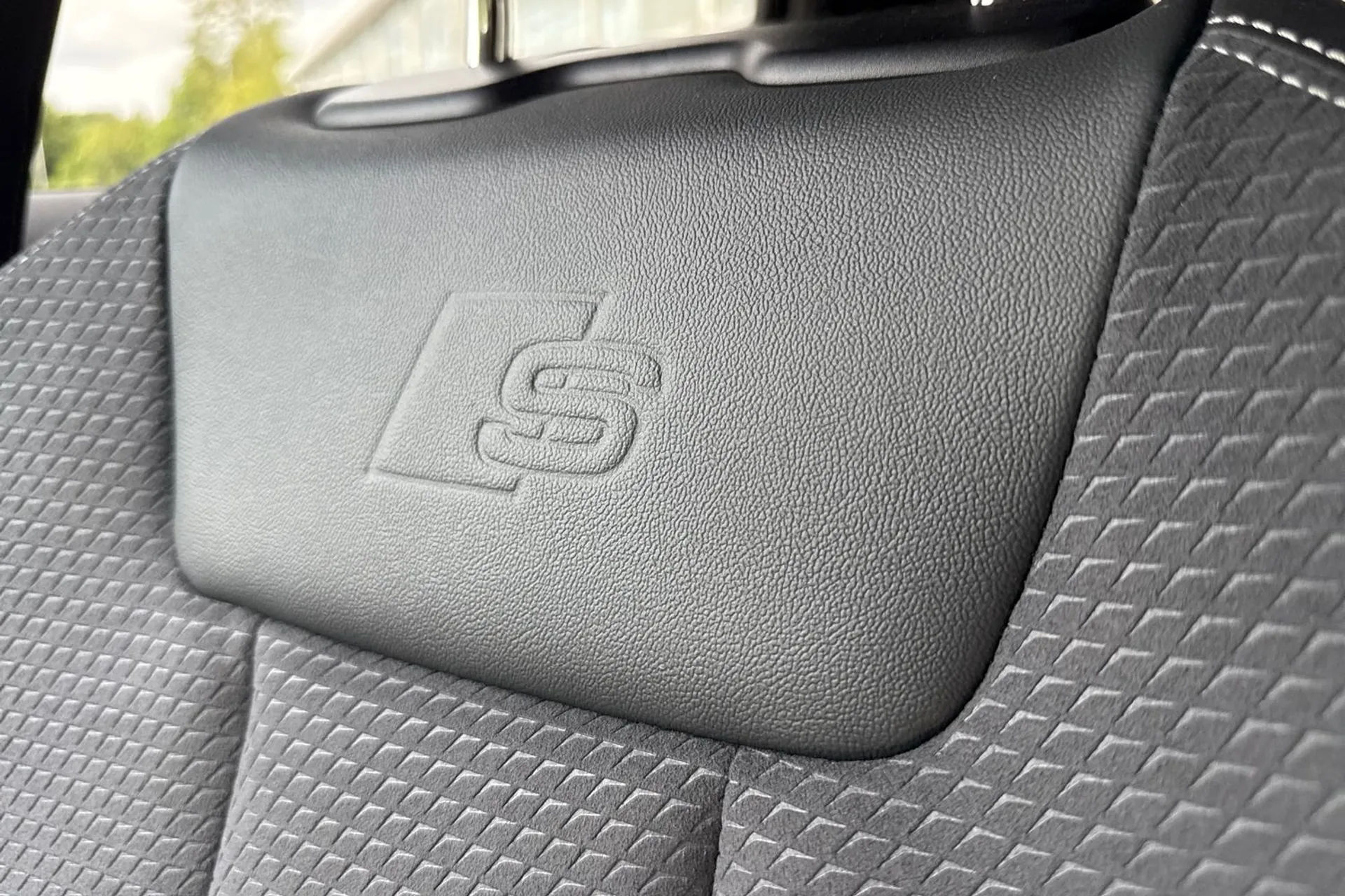 Audi A4 thumbnail image number 45