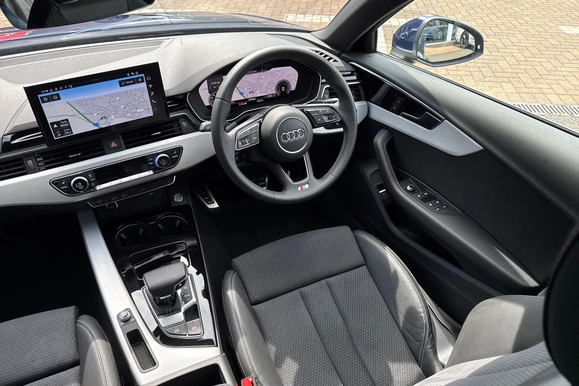 Audi A4 thumbnail image number 34