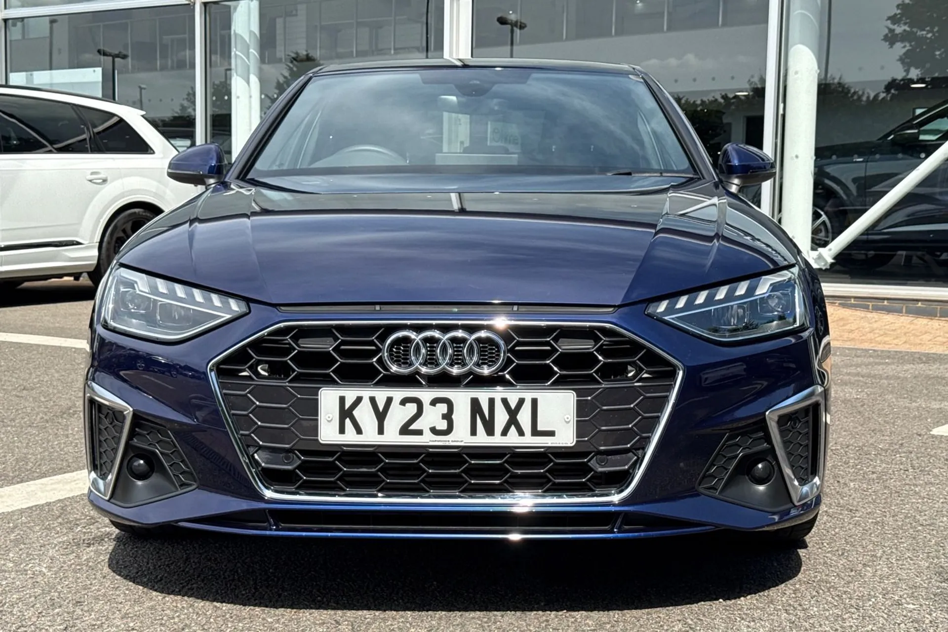 Audi A4 thumbnail image number 12