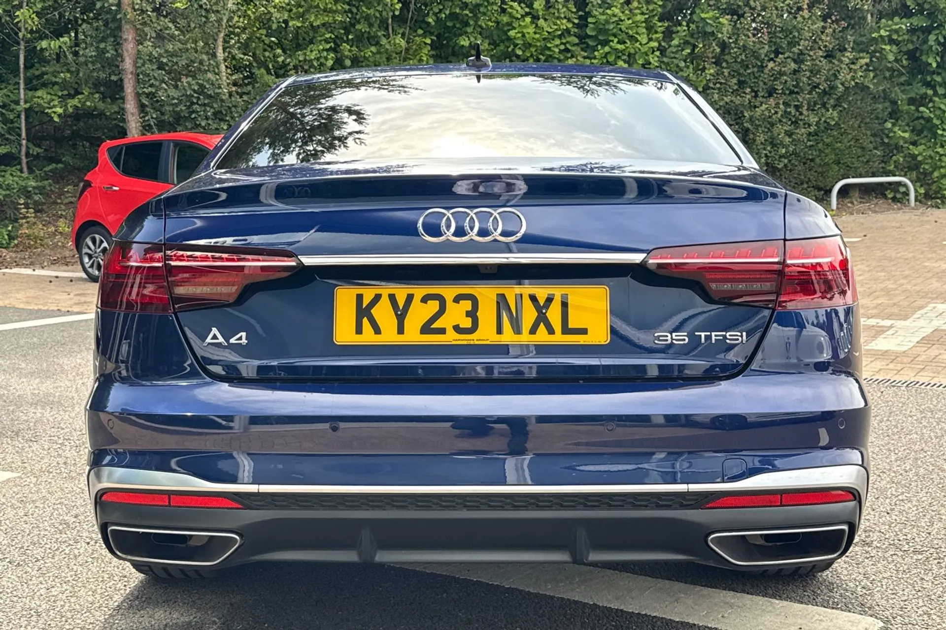 Audi A4 thumbnail image number 8