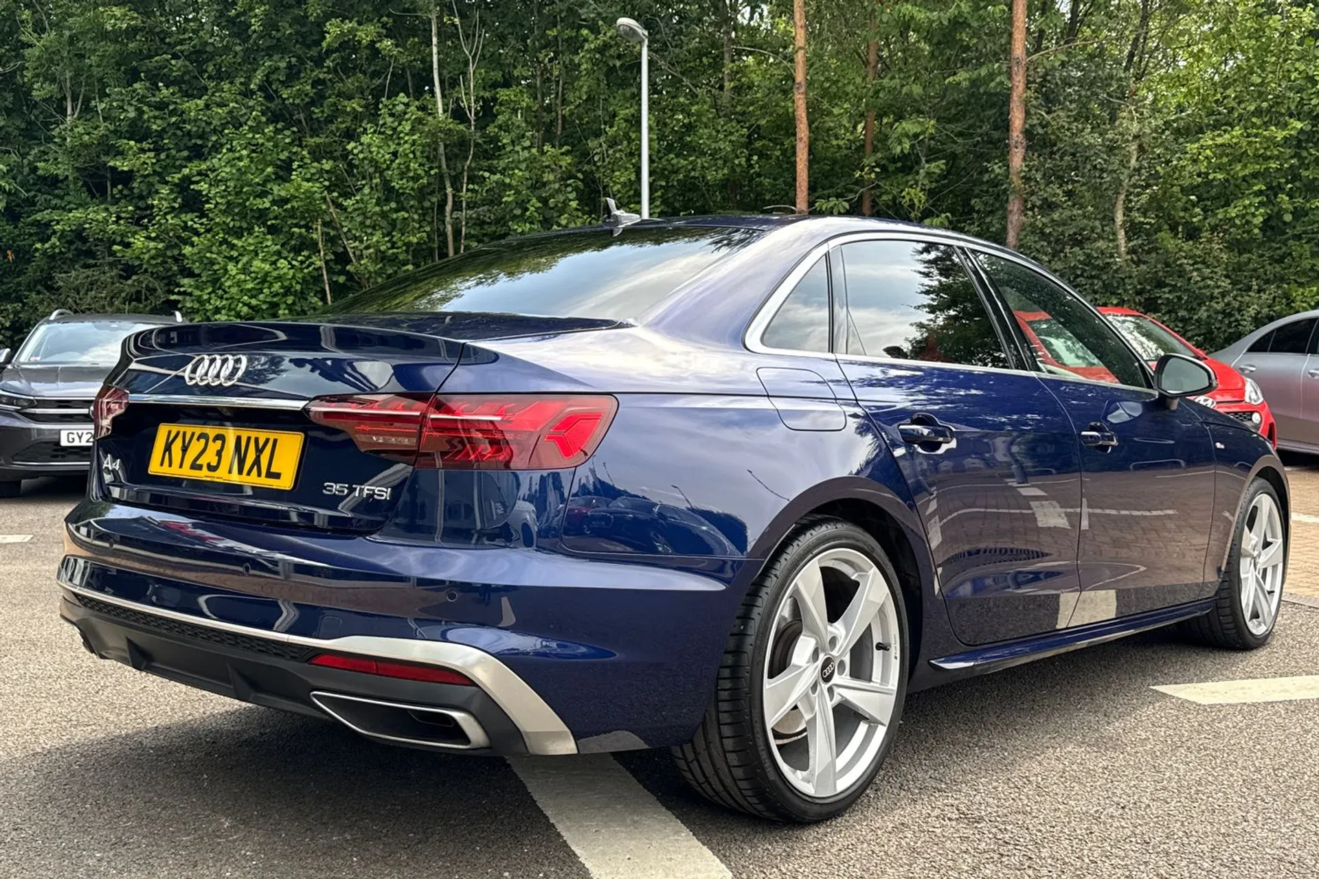 Audi A4 thumbnail image number 7