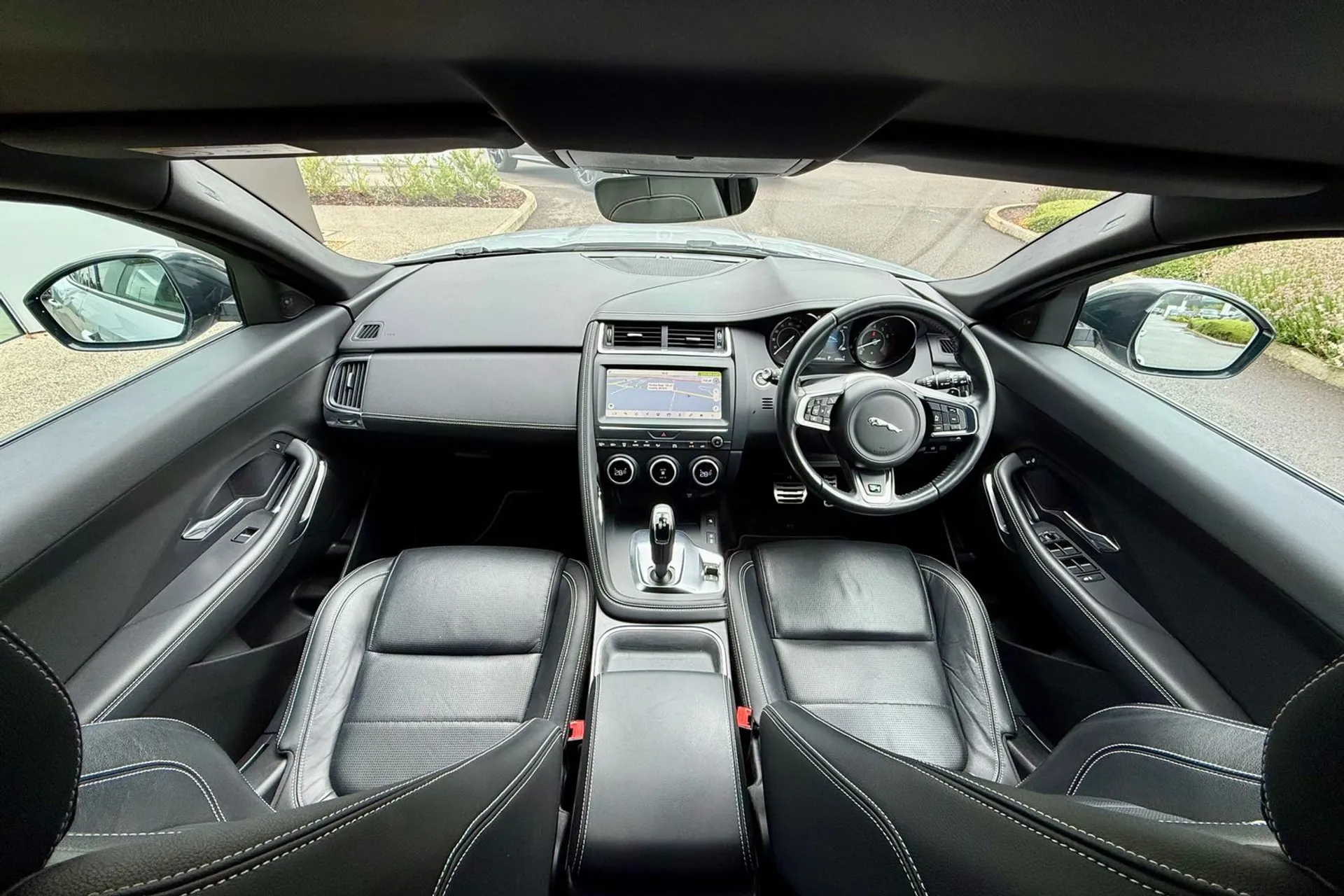 Jaguar E-PACE thumbnail image number 3