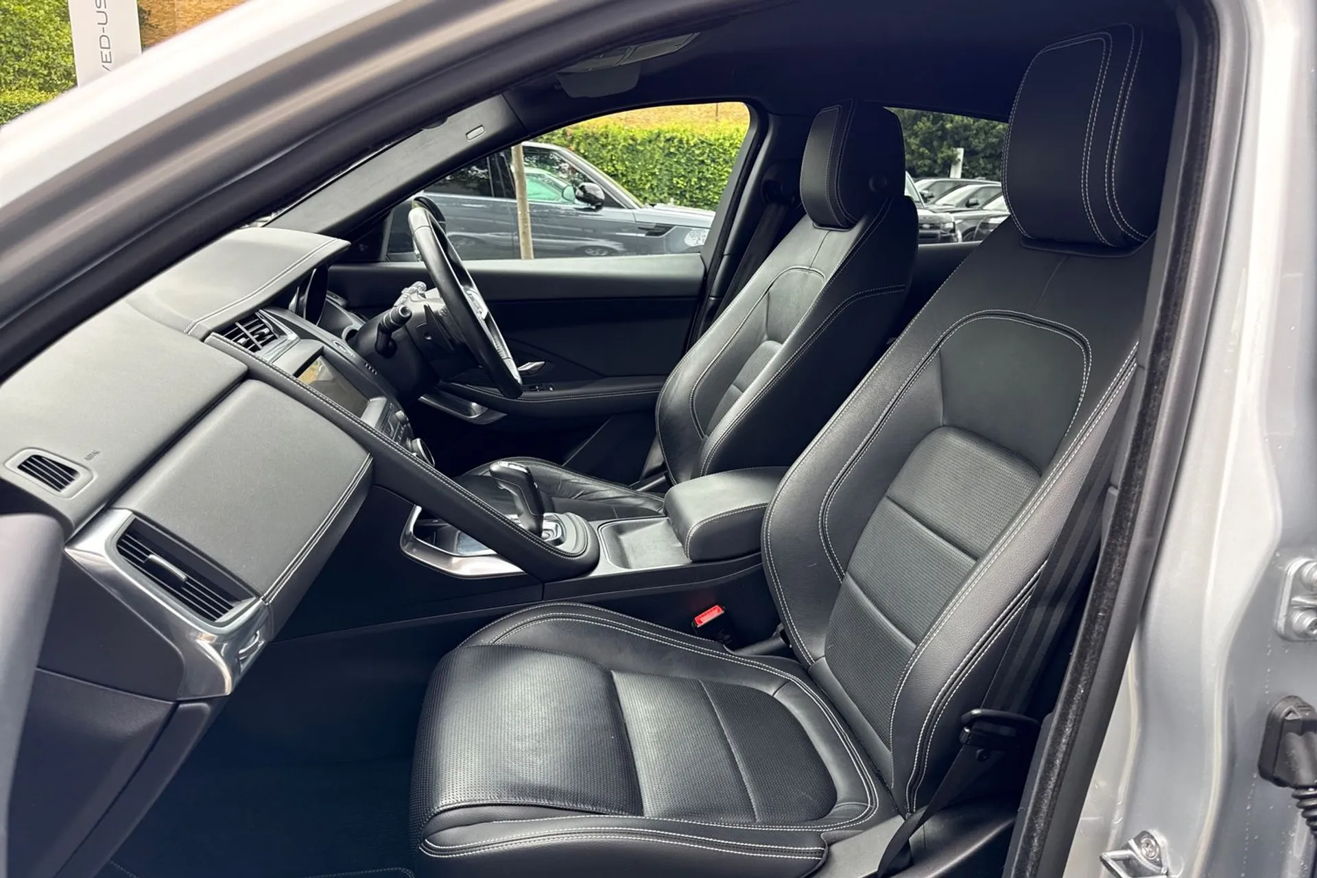 Jaguar E-PACE thumbnail image number 45