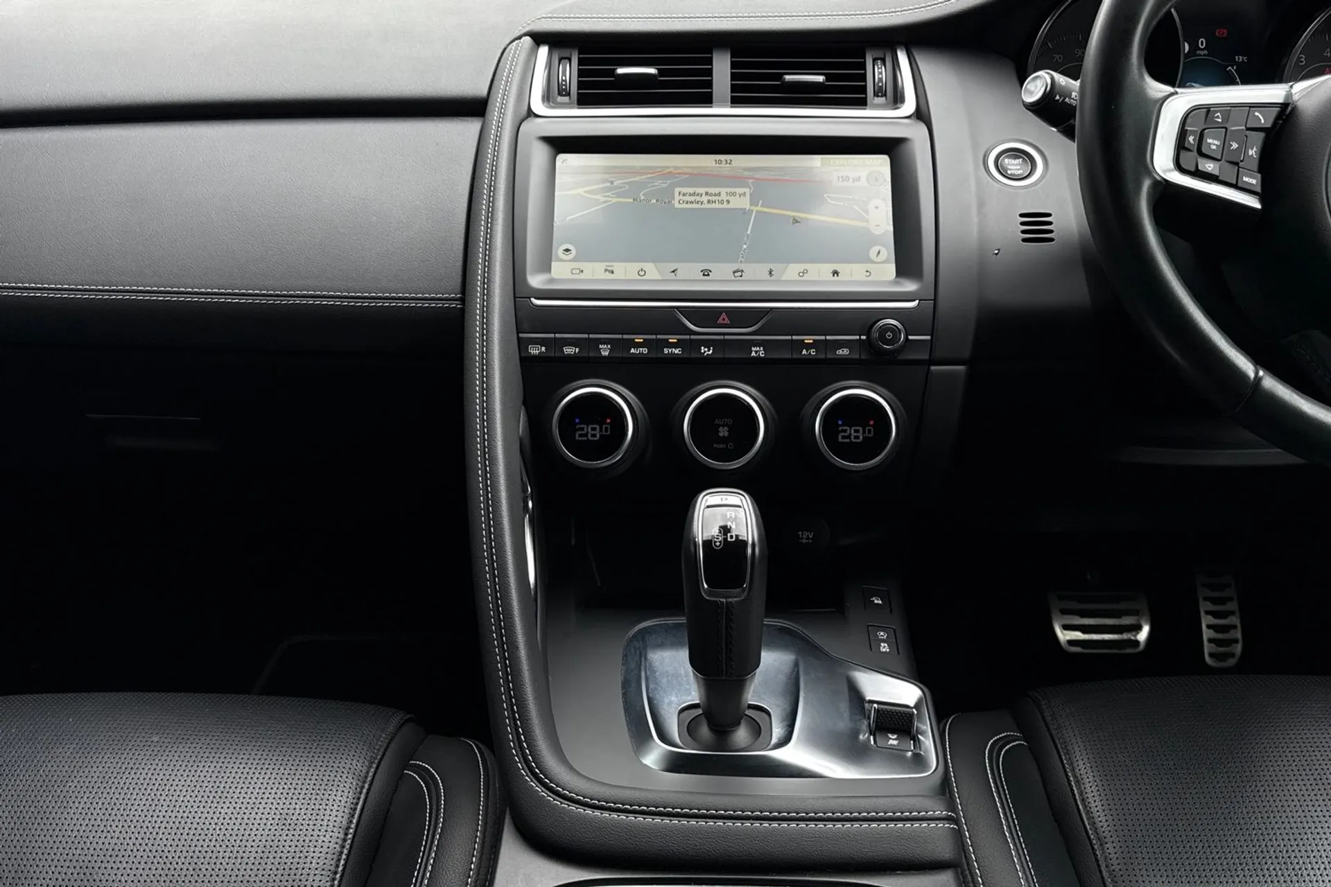 Jaguar E-PACE thumbnail image number 28