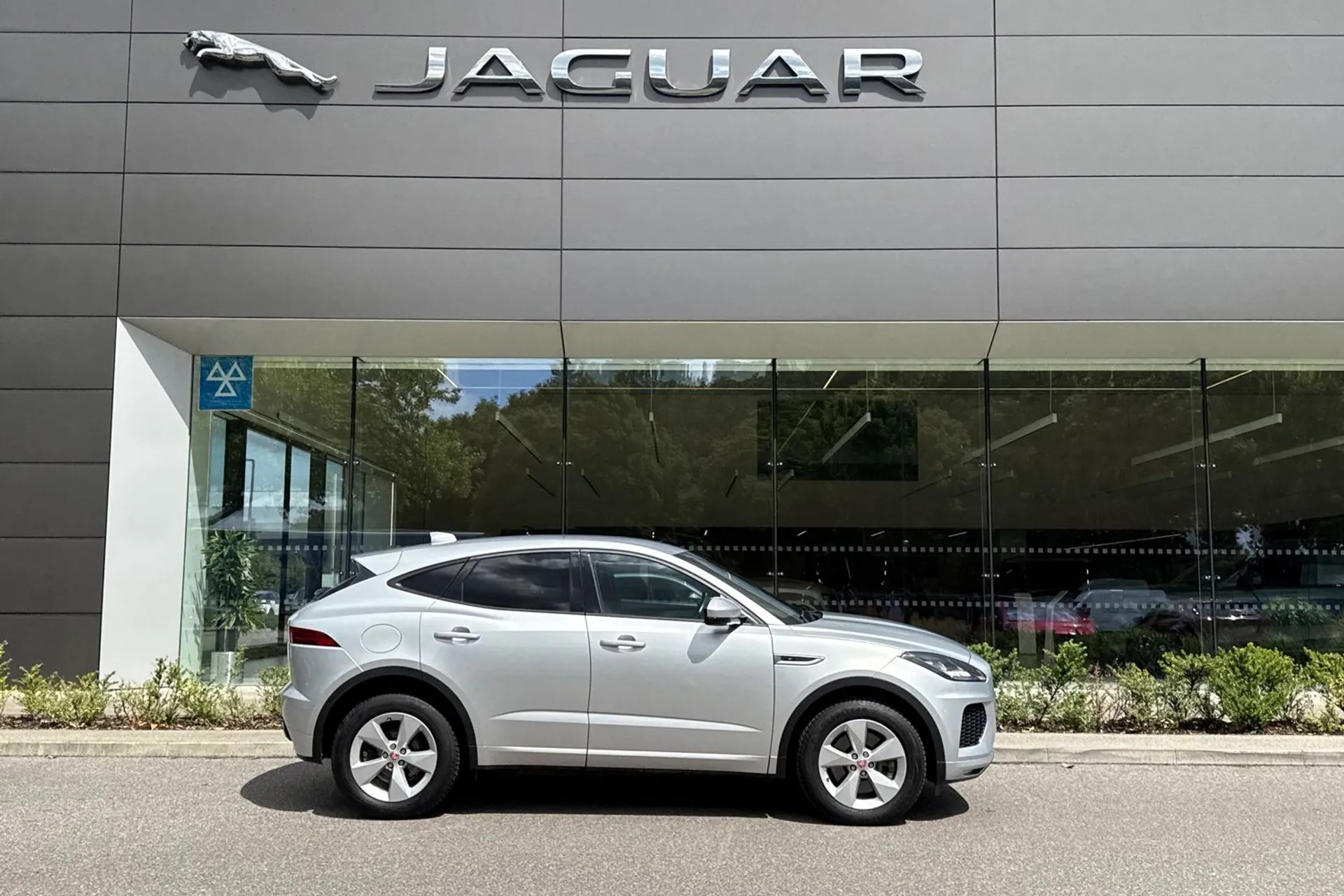 Jaguar E-PACE thumbnail image number 2