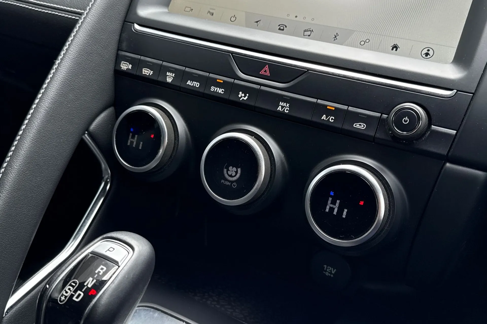 Jaguar E-PACE thumbnail image number 49