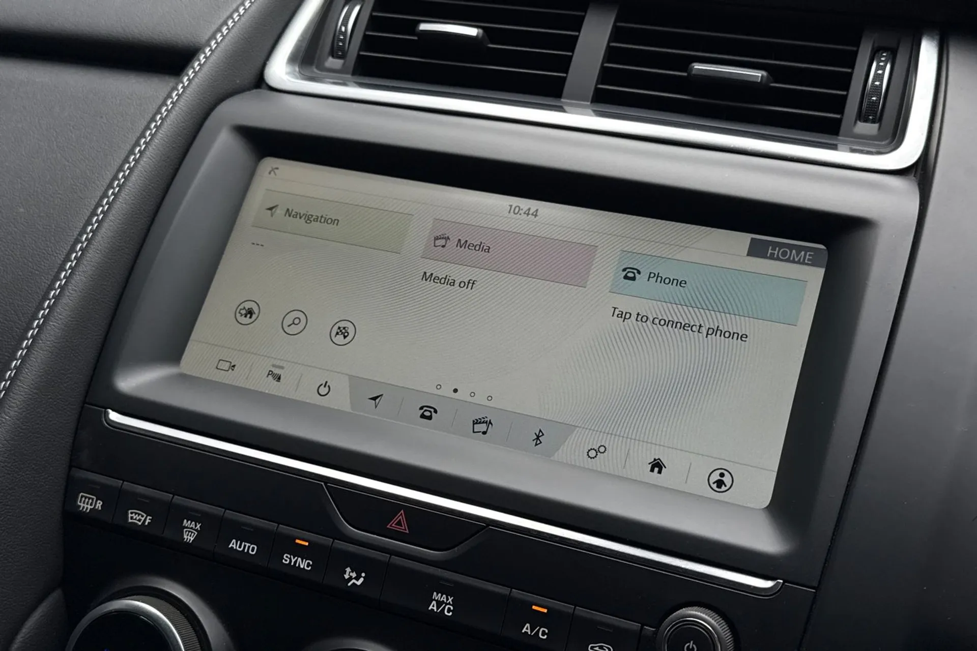 Jaguar E-PACE thumbnail image number 51