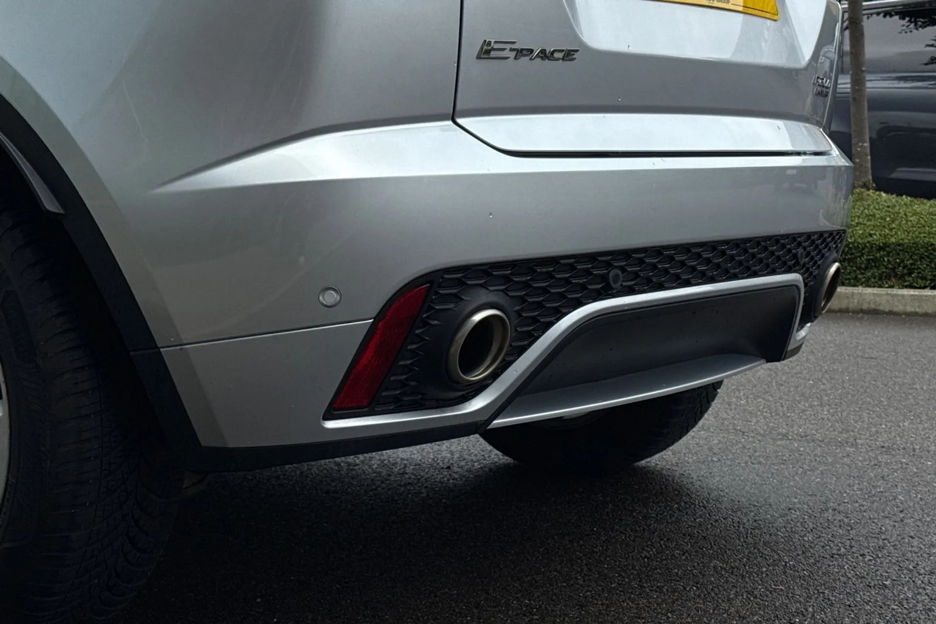 Jaguar E-PACE thumbnail image number 23